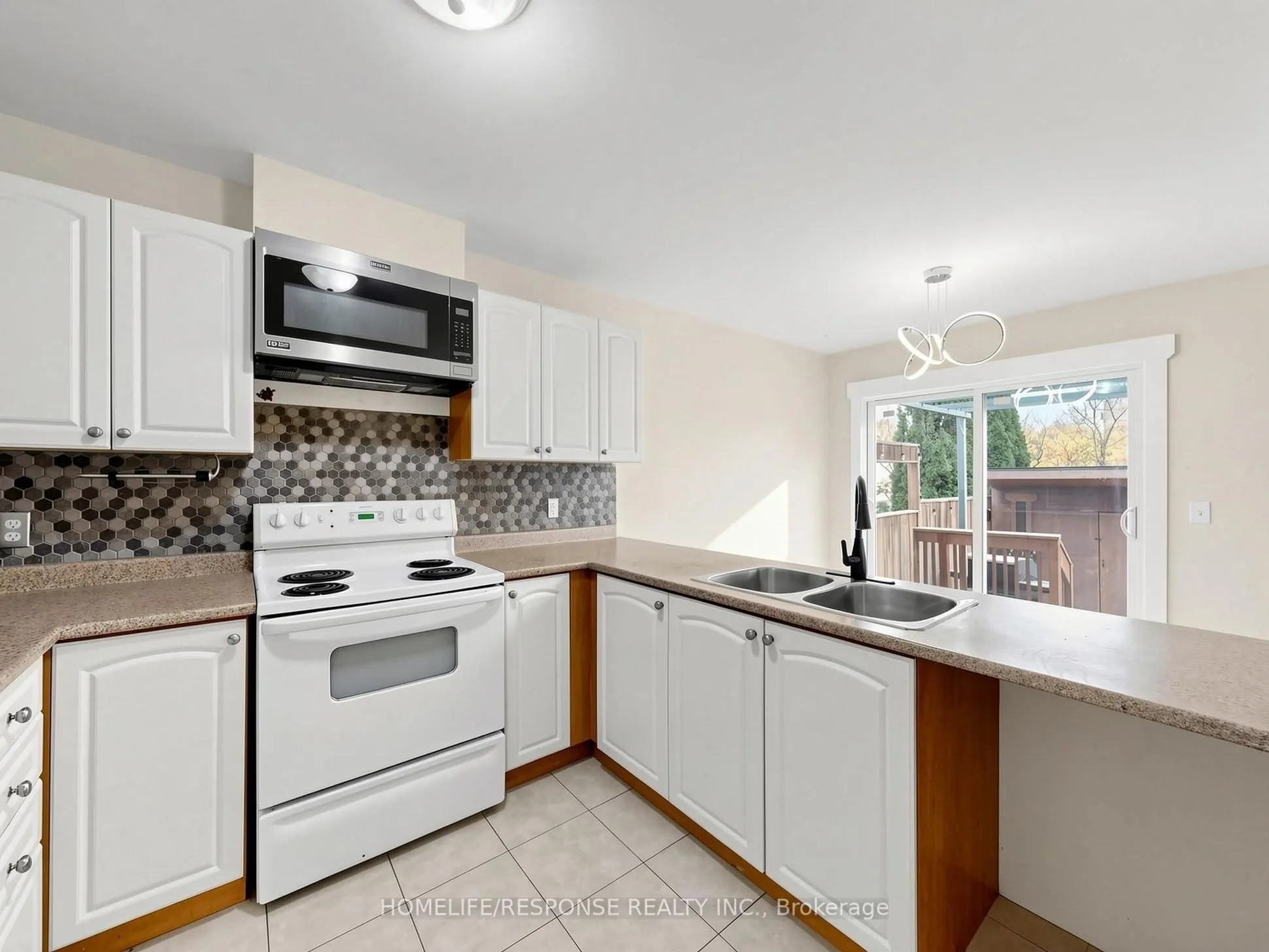 800 West Ridge Boulevard #32