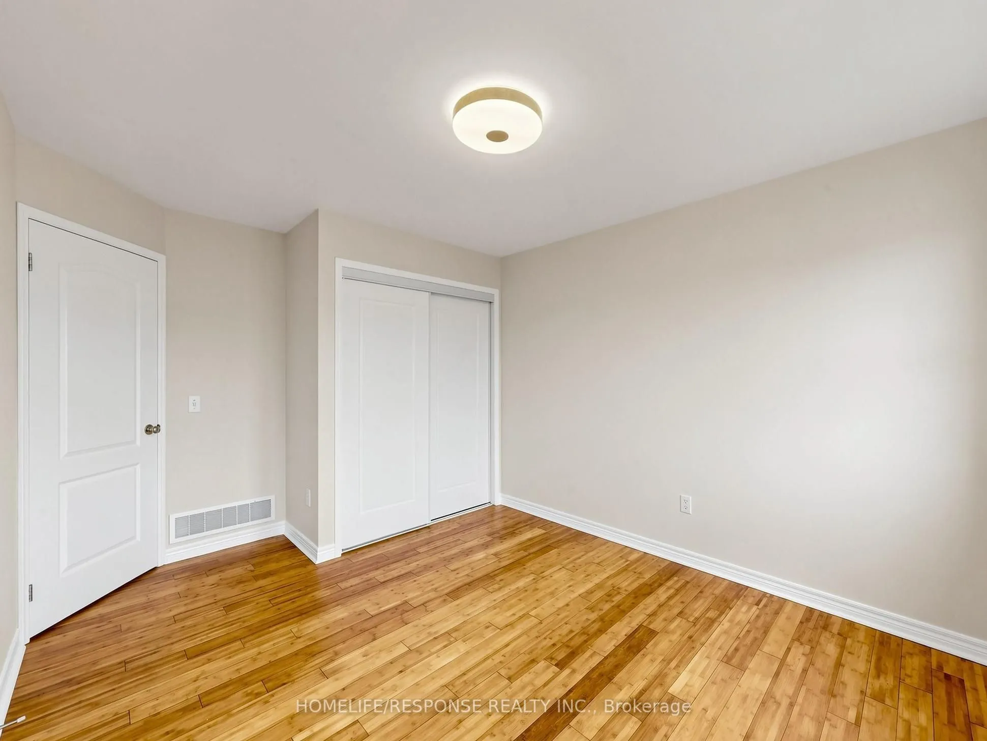 800 West Ridge Boulevard #32