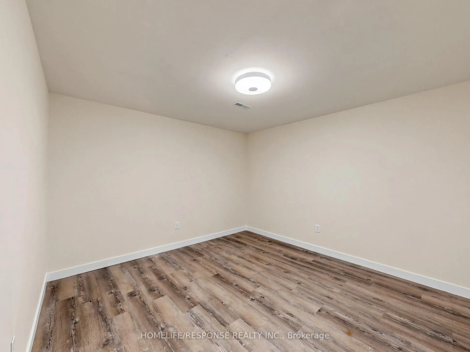 800 West Ridge Boulevard #32