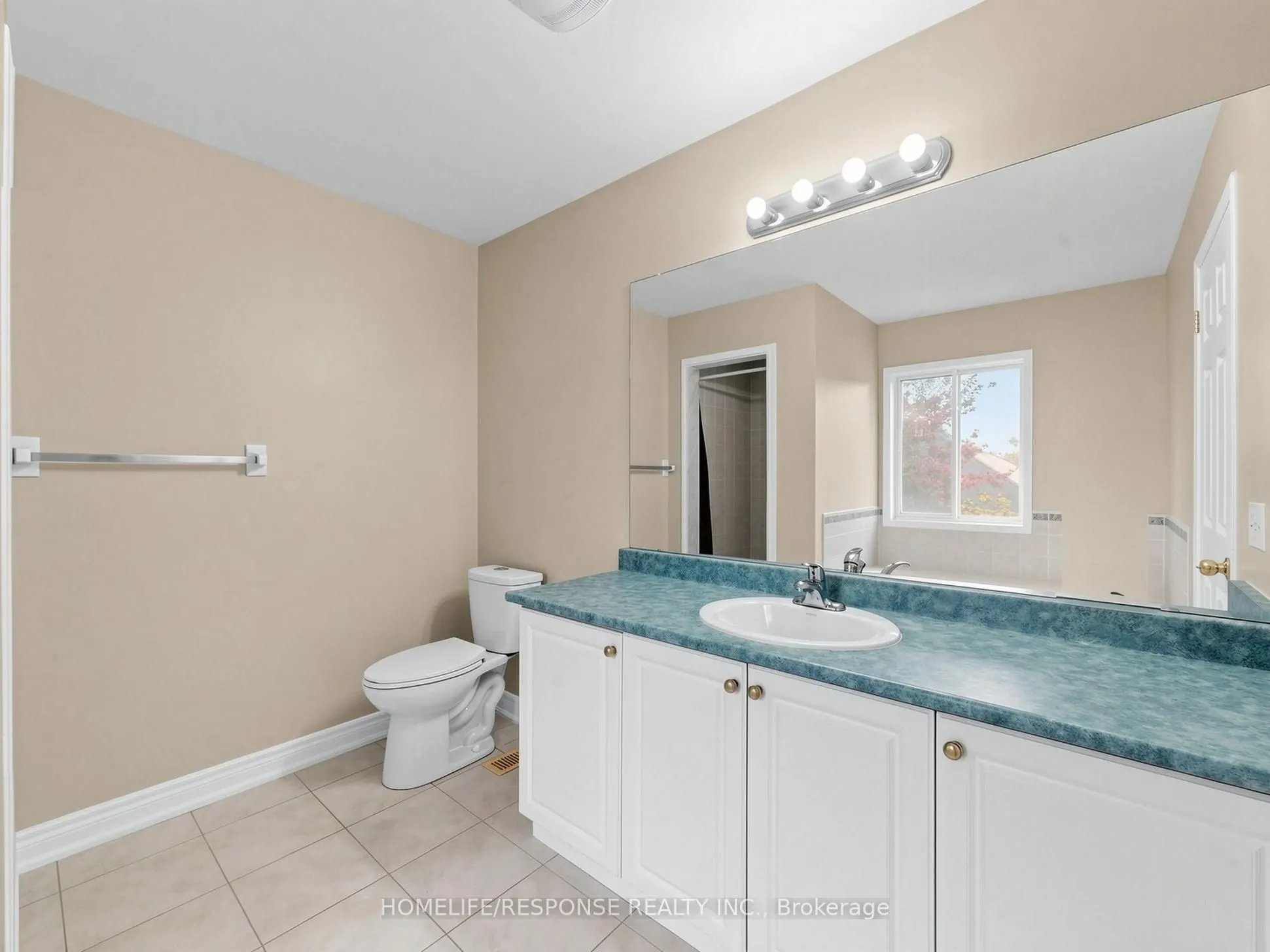 800 West Ridge Boulevard #32