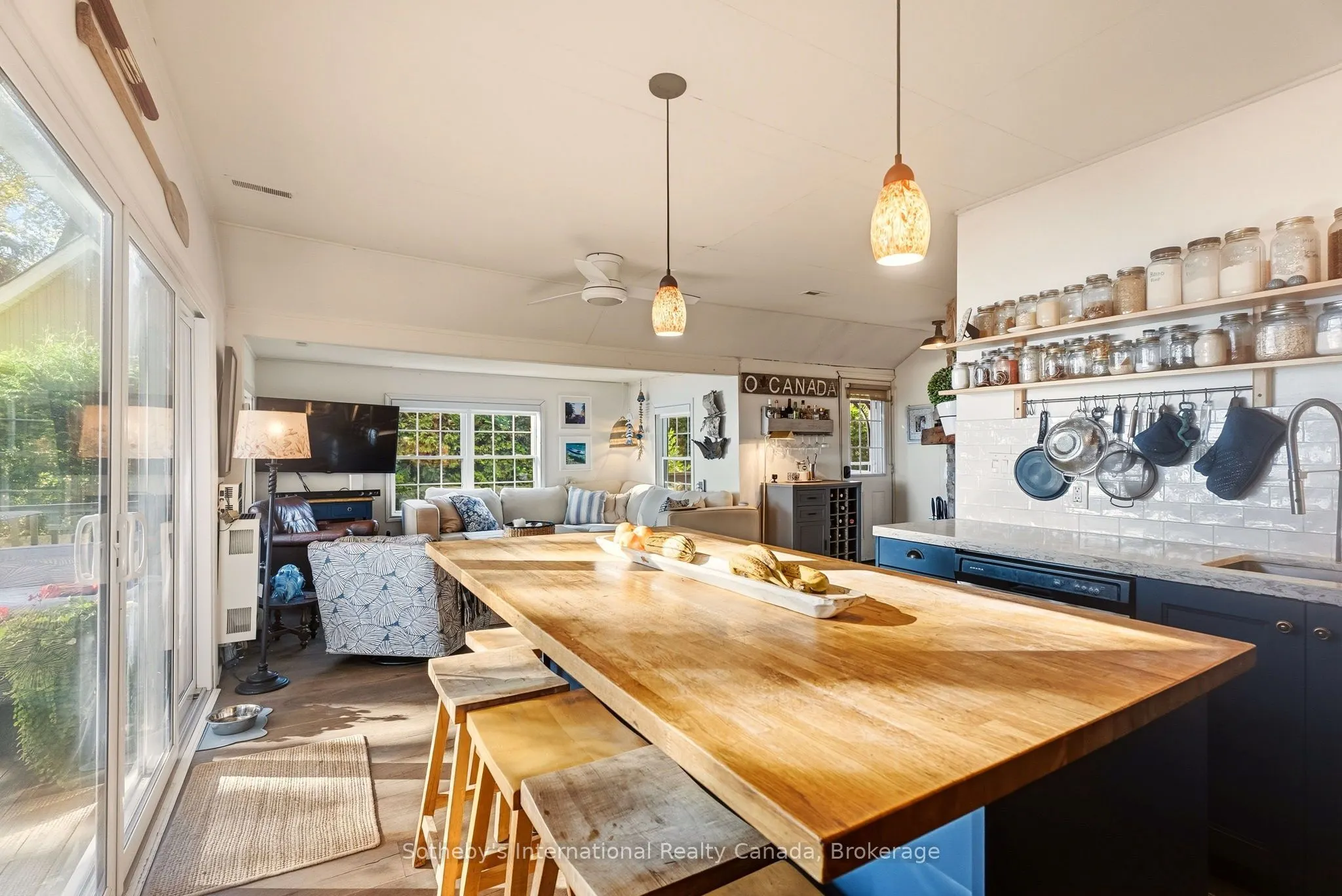 3211 Crescent Bay Road