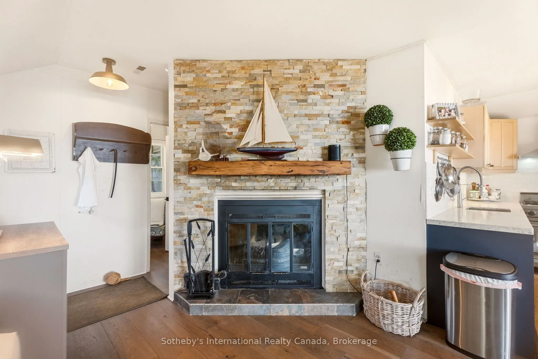 3211 Crescent Bay Road