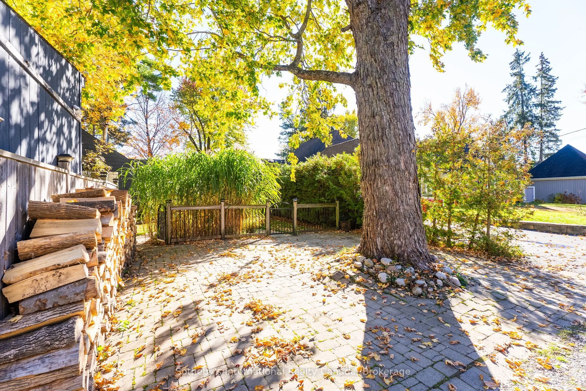 3211 Crescent Bay Road