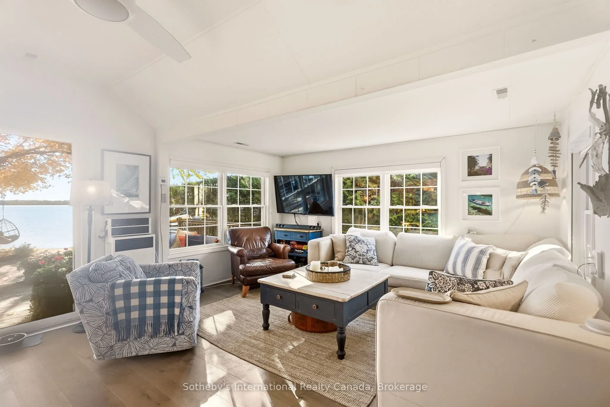 3211 Crescent Bay Road