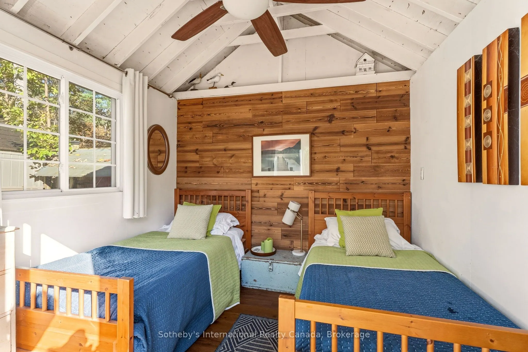 3211 Crescent Bay Road