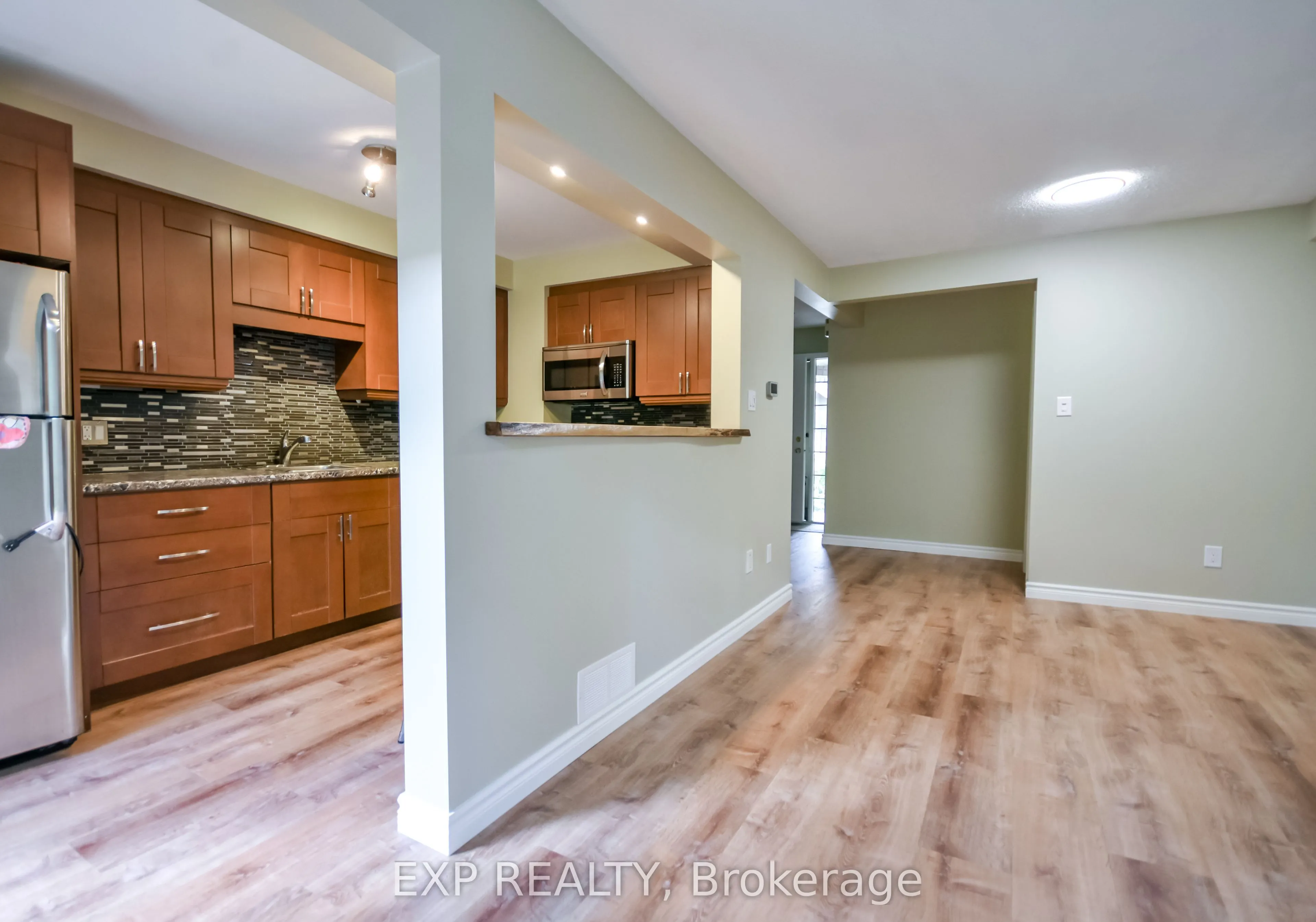 492 Laclie Street #14