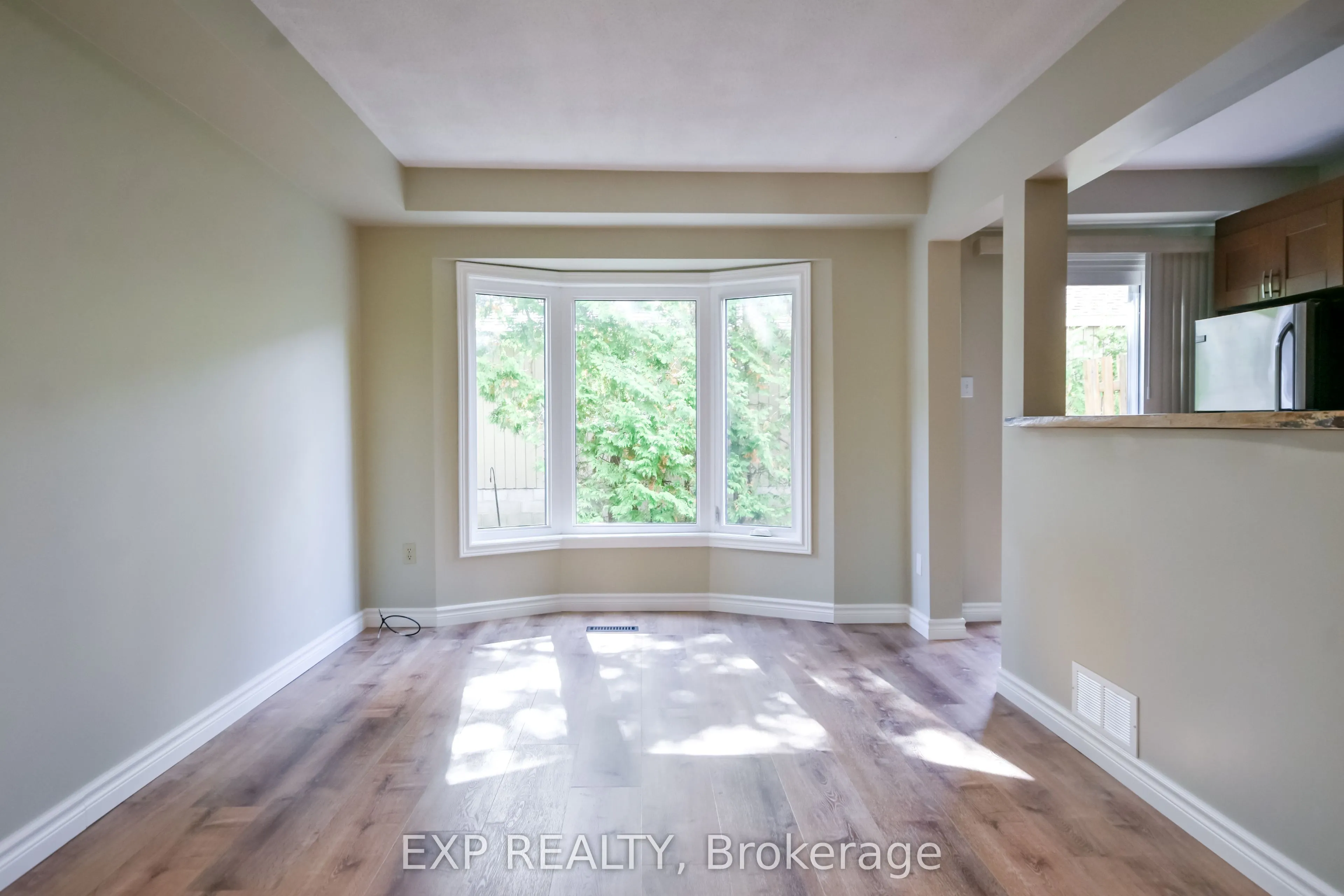 492 Laclie Street #14