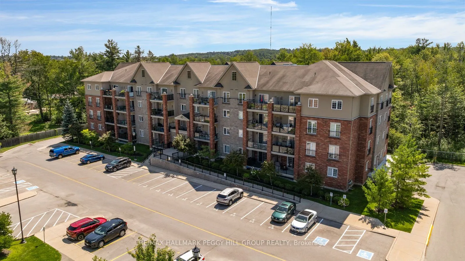 43 Ferndale Drive S #302