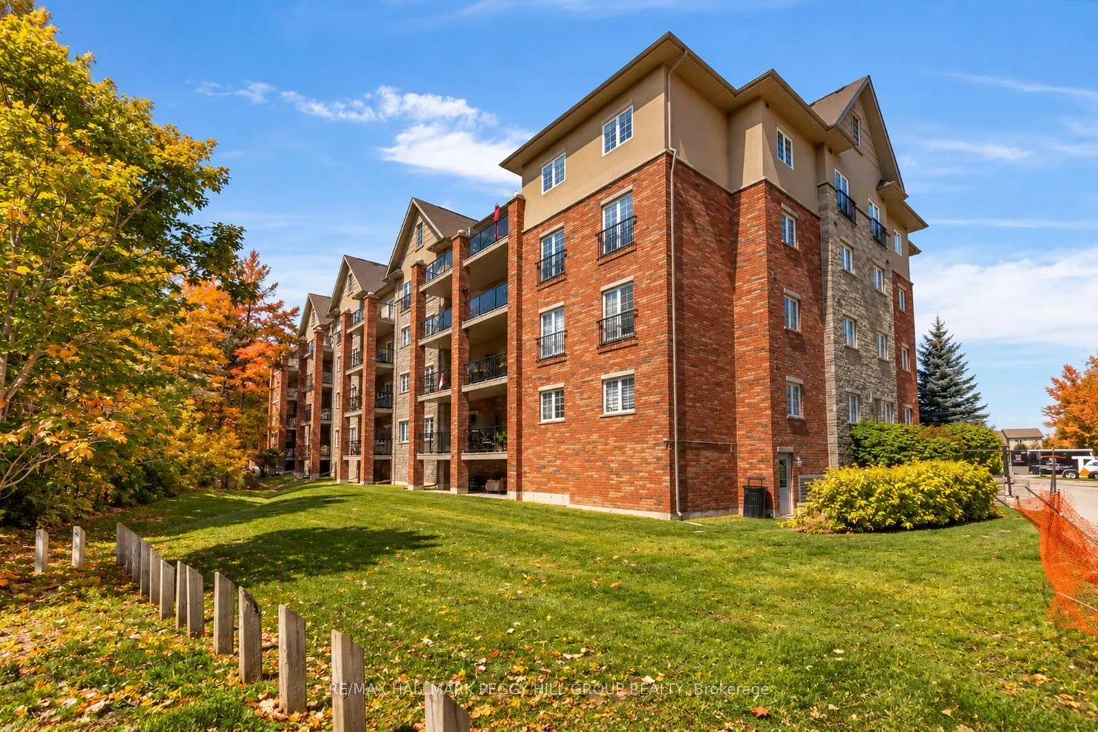43 Ferndale Drive S #302