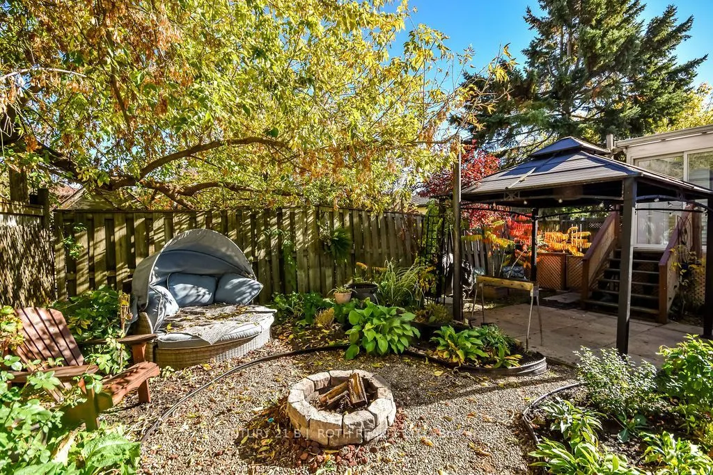 38 CHARLBROOK Avenue