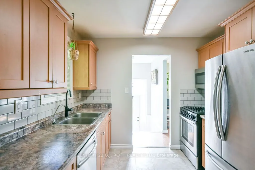 38 CHARLBROOK Avenue