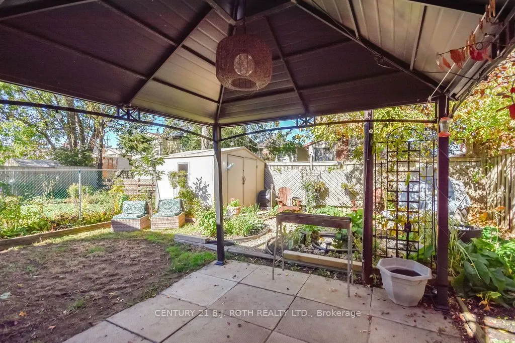 38 CHARLBROOK Avenue