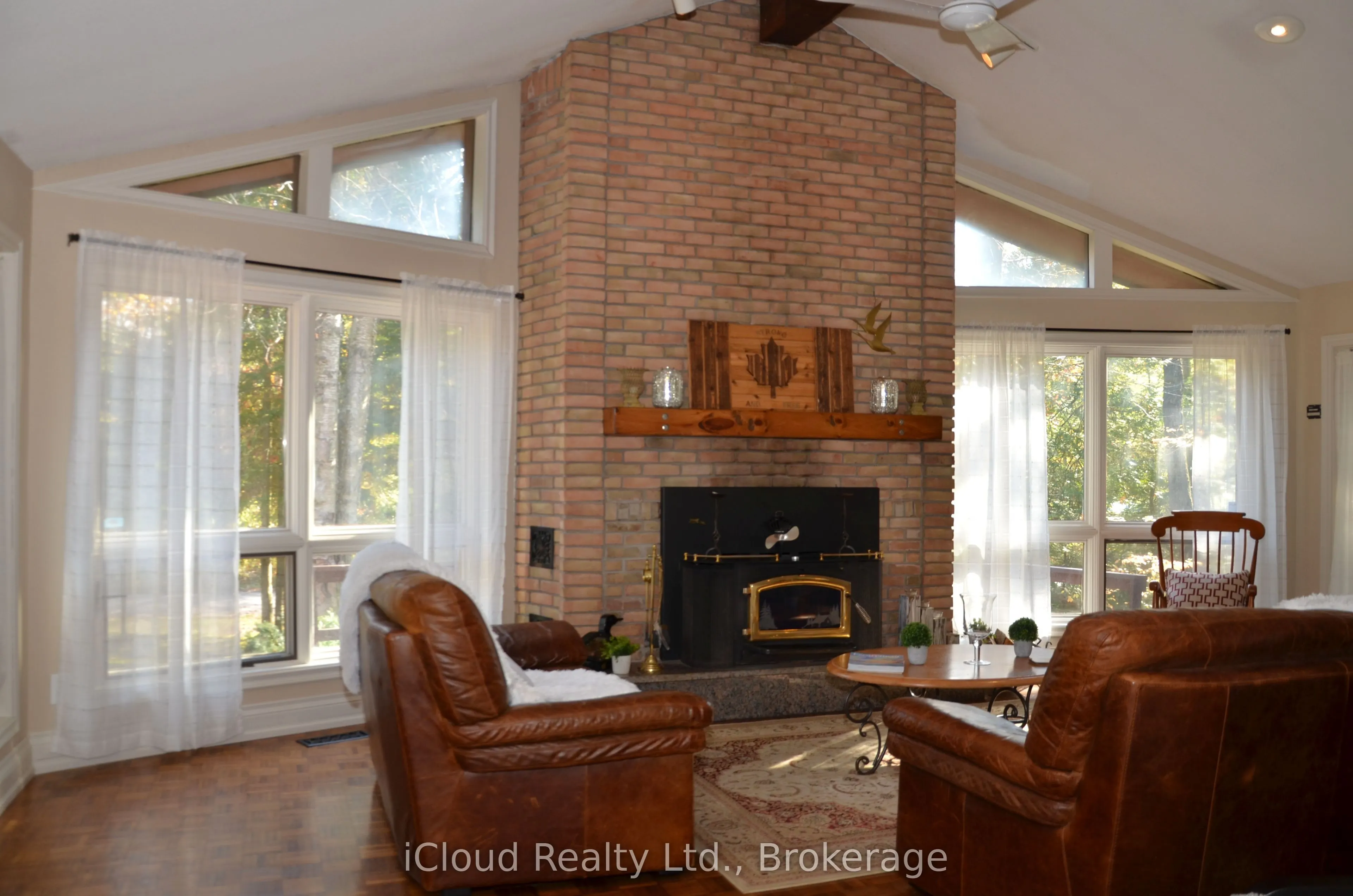 24 Montcalm Crescent