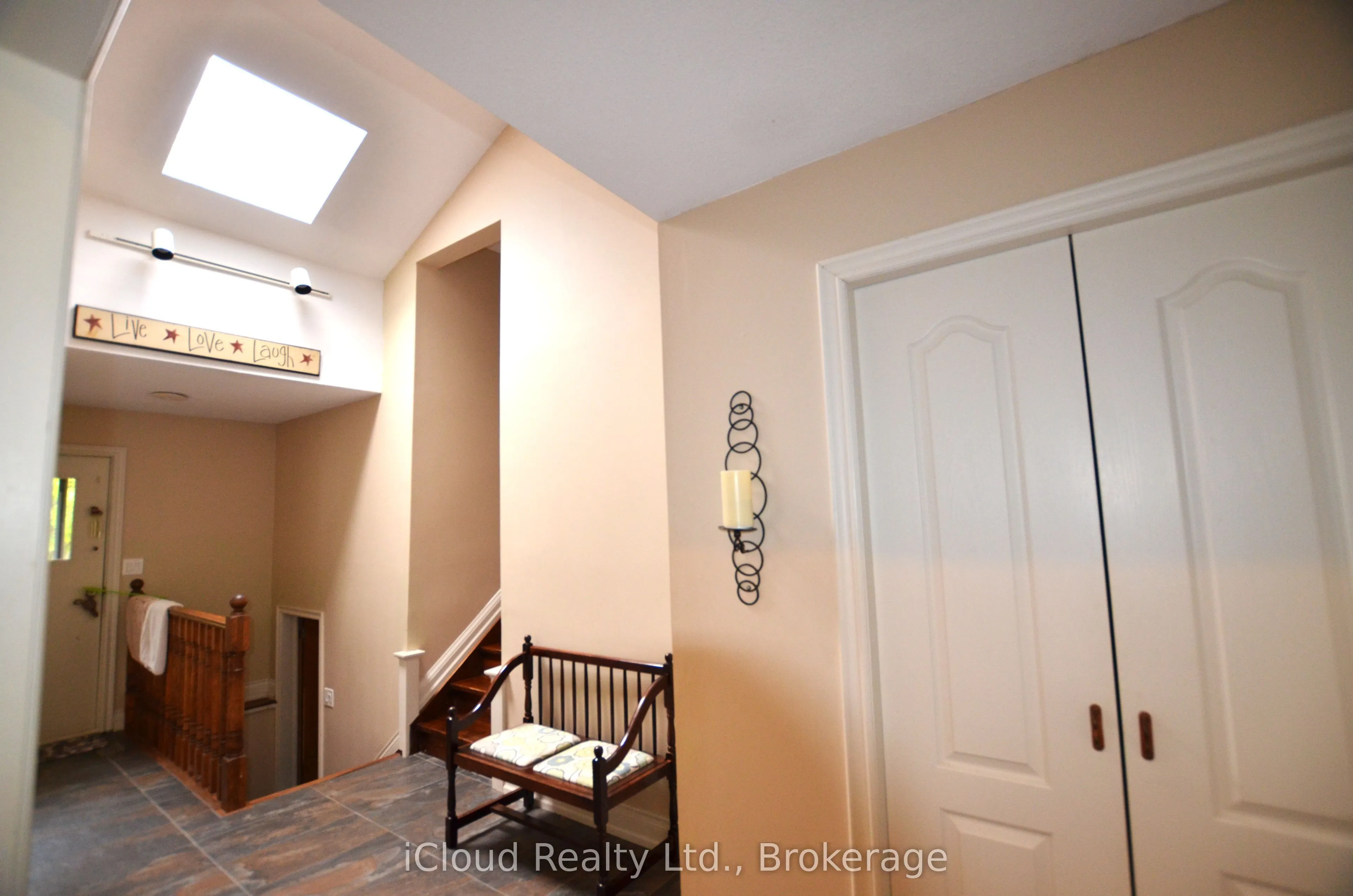 24 Montcalm Crescent