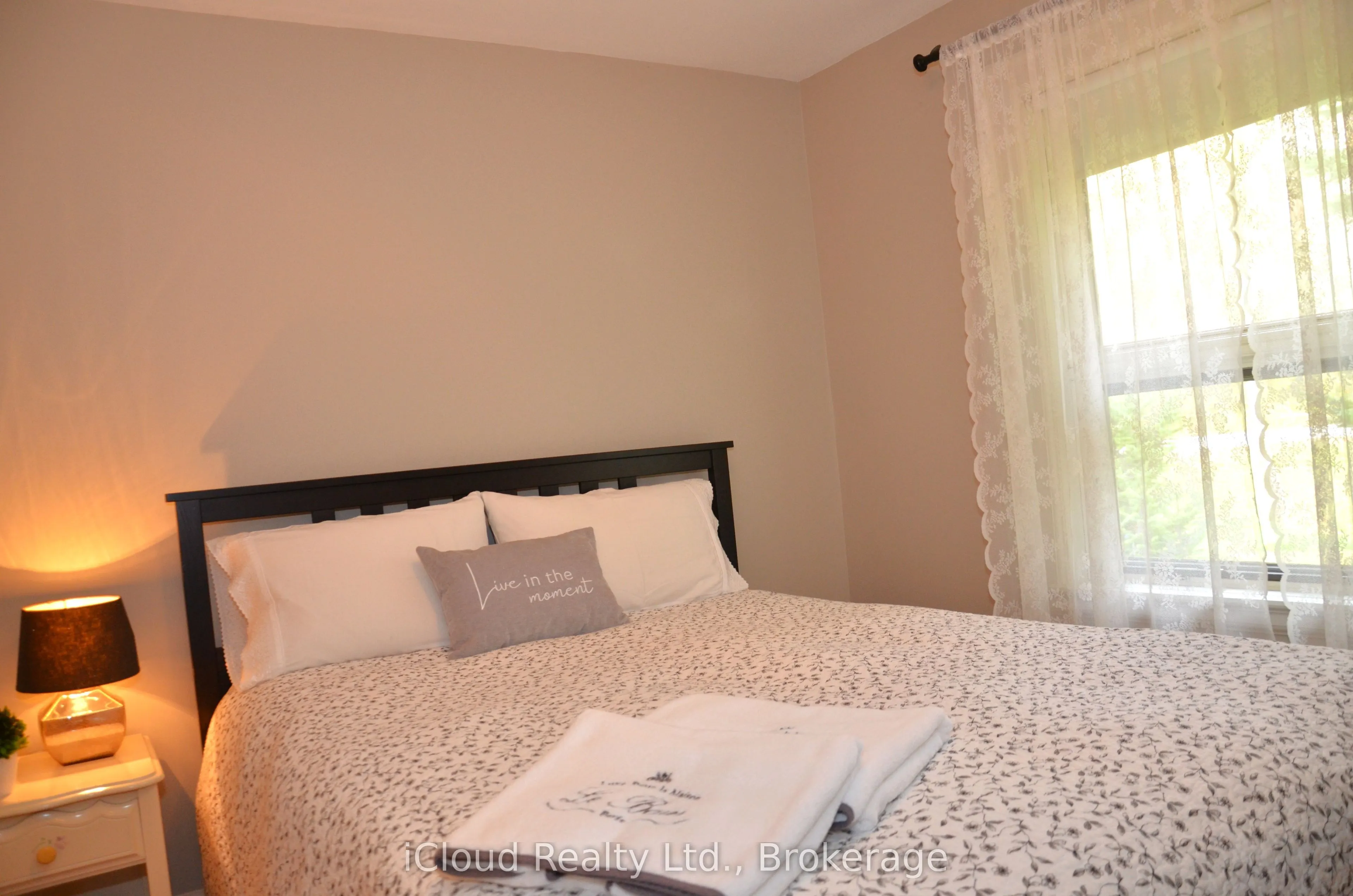 24 Montcalm Crescent