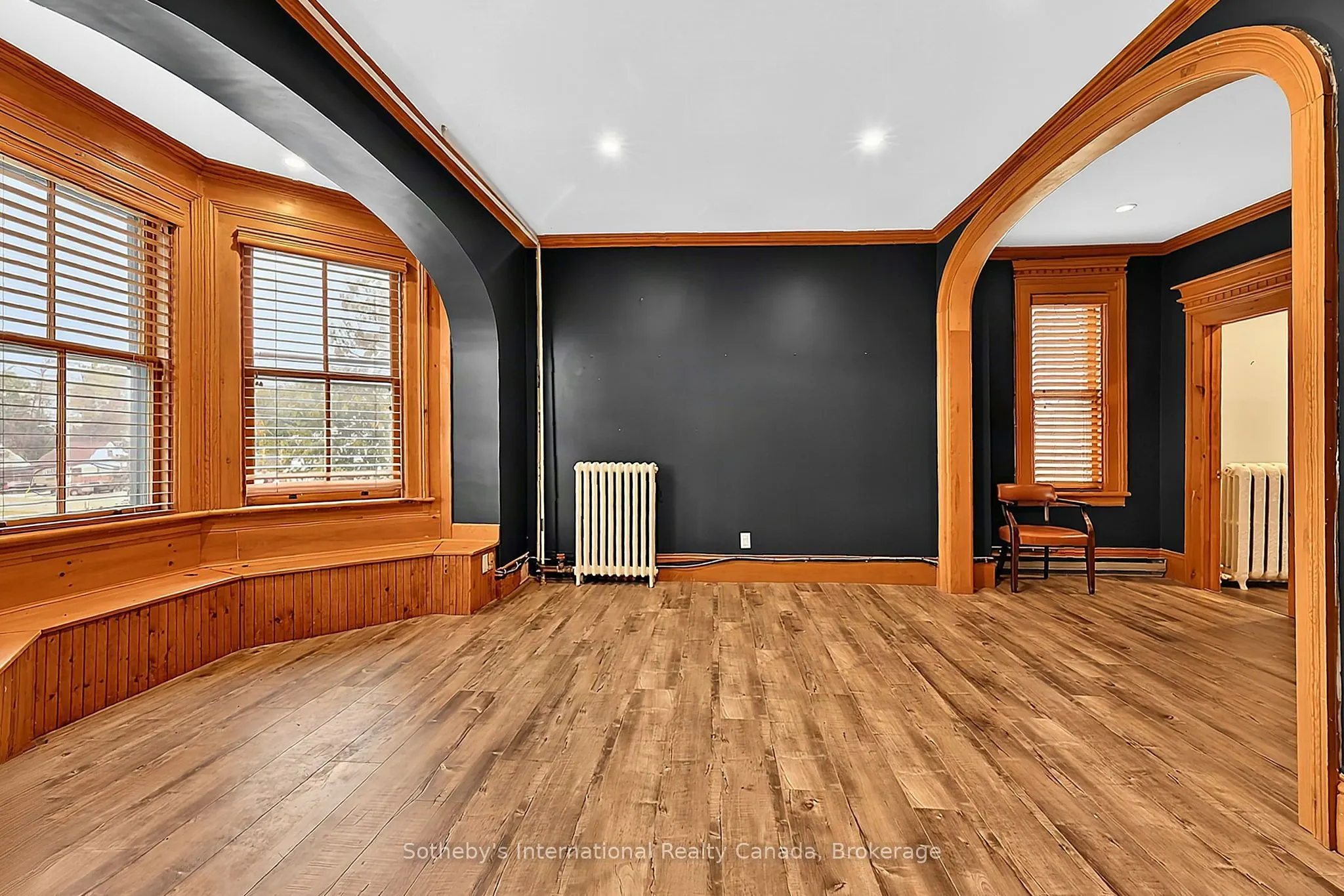 637 Hurontario Street #201/202