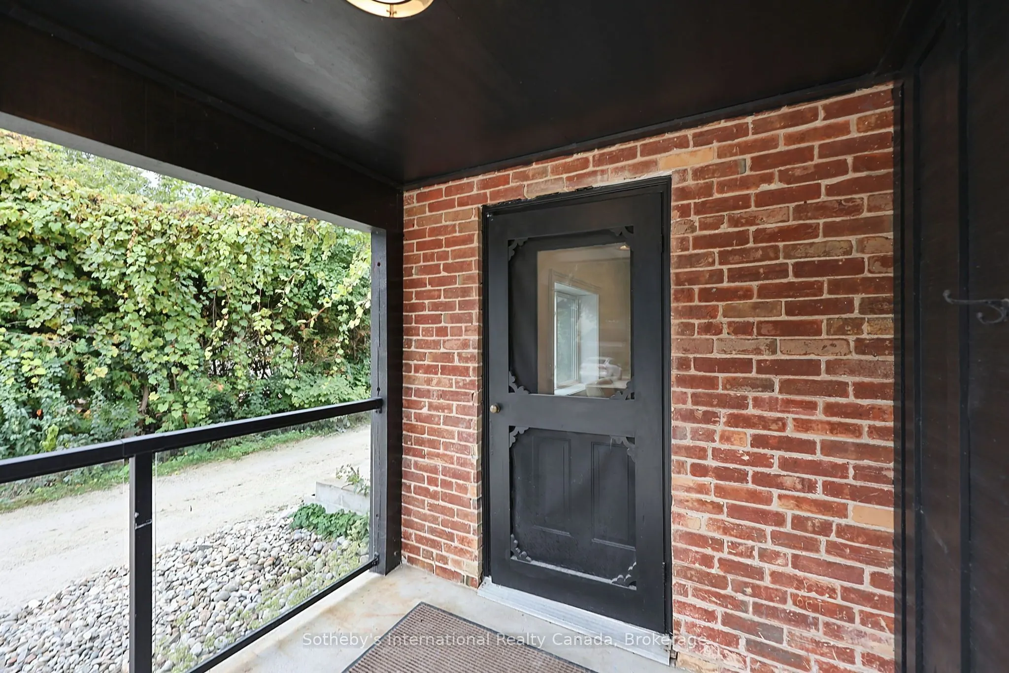637 Hurontario Street #106