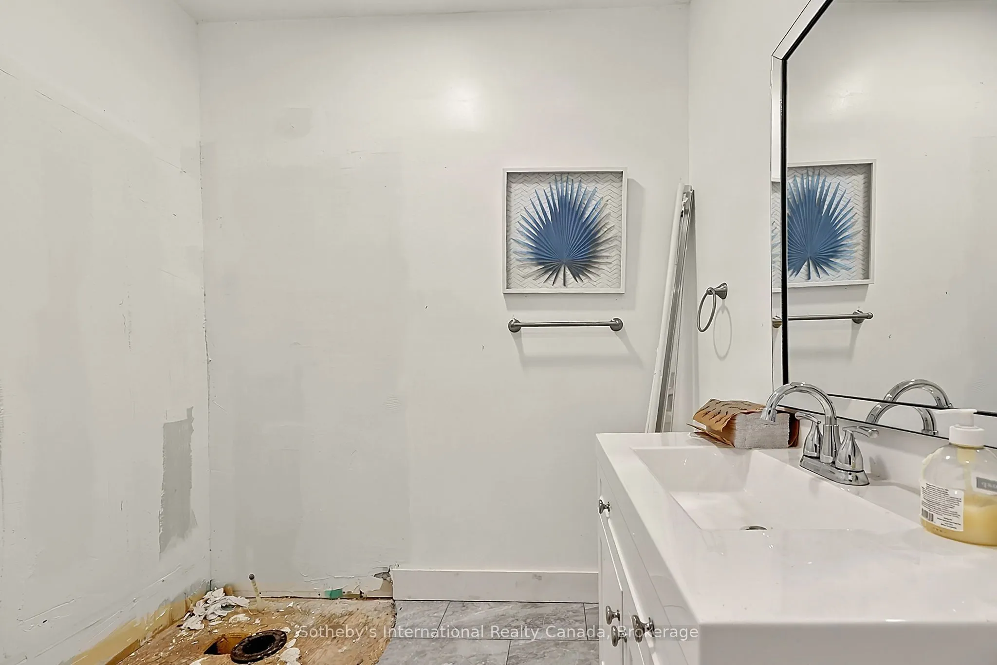 637 Hurontario Street #106
