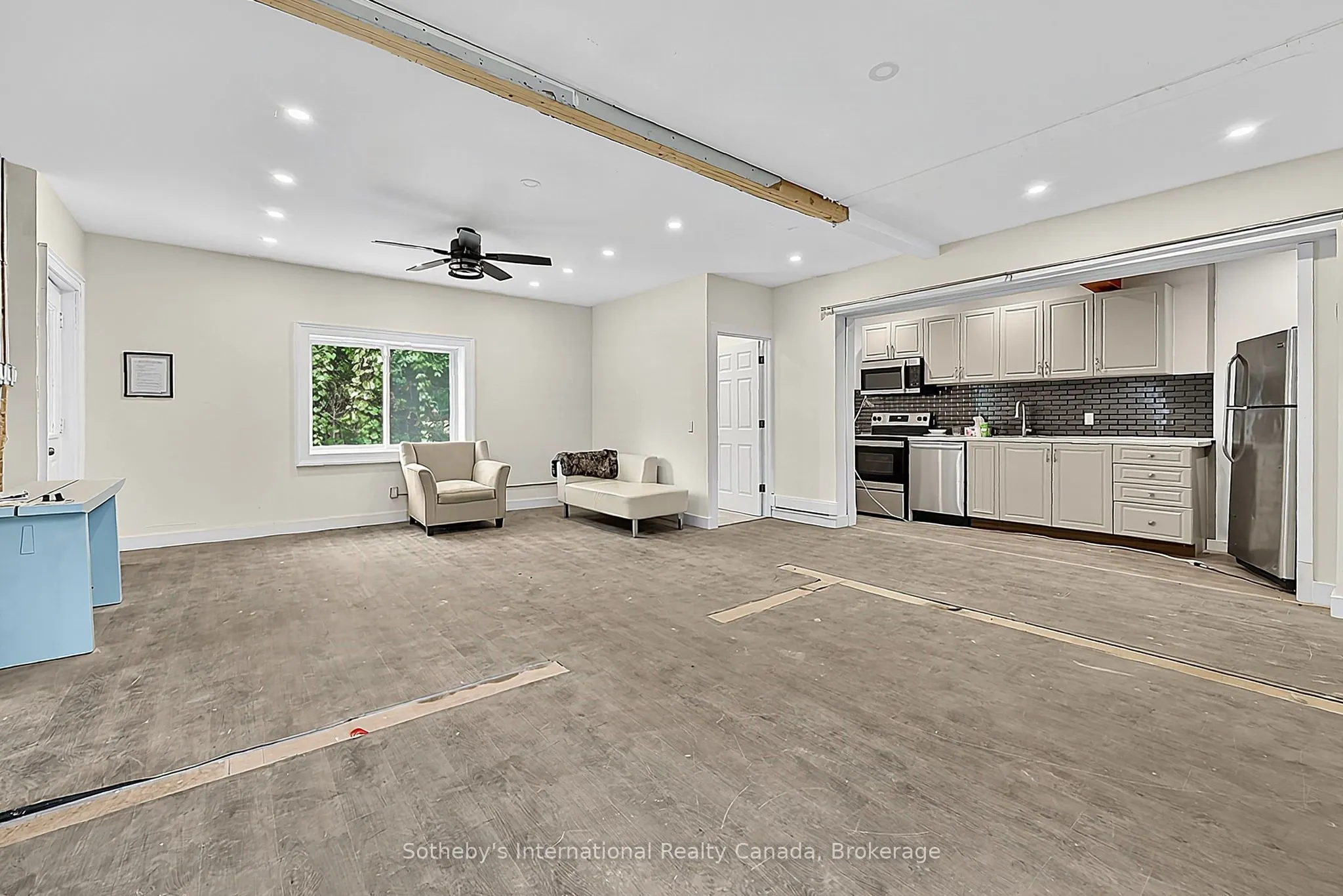 637 Hurontario Street #106