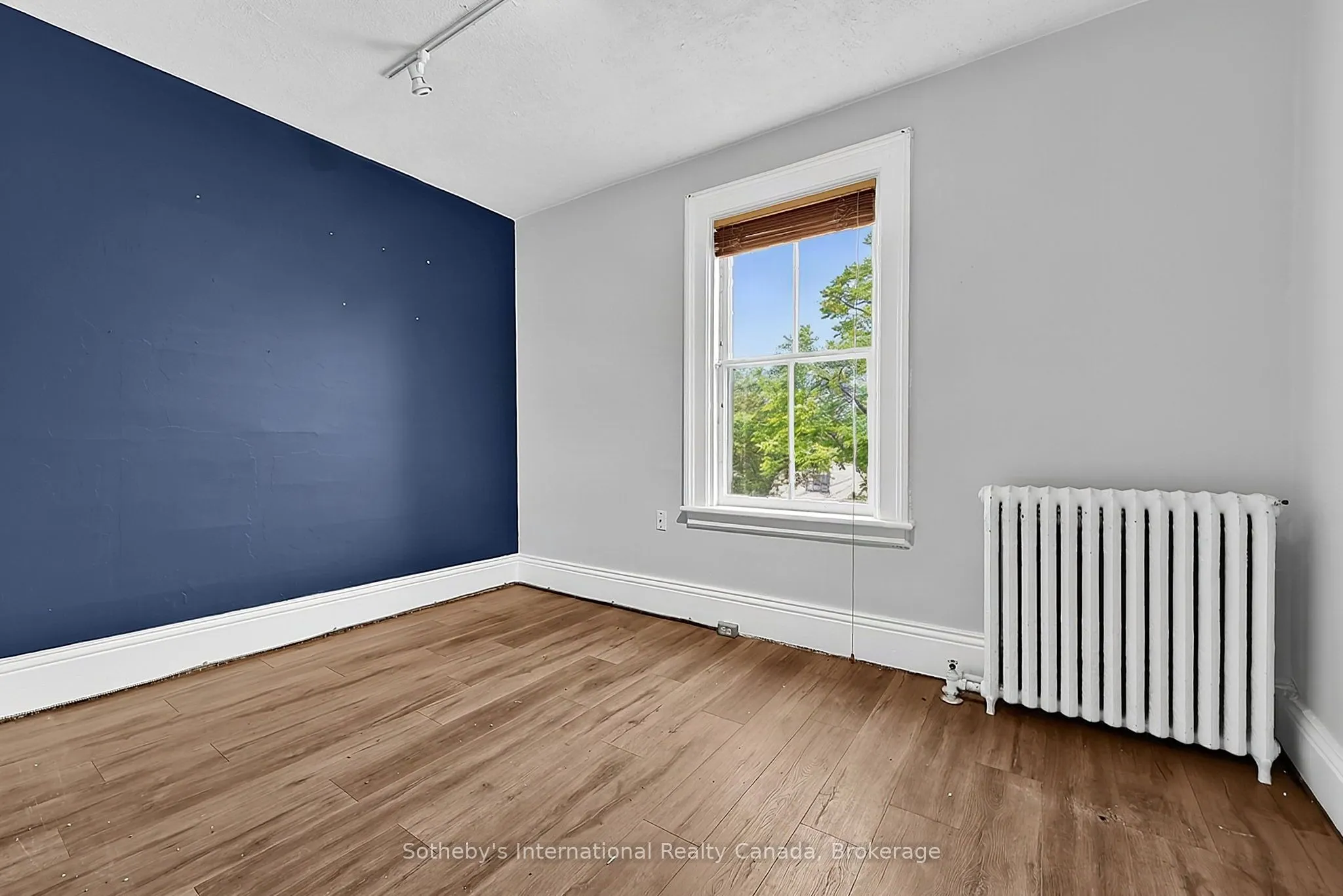 637 Hurontario Street #203