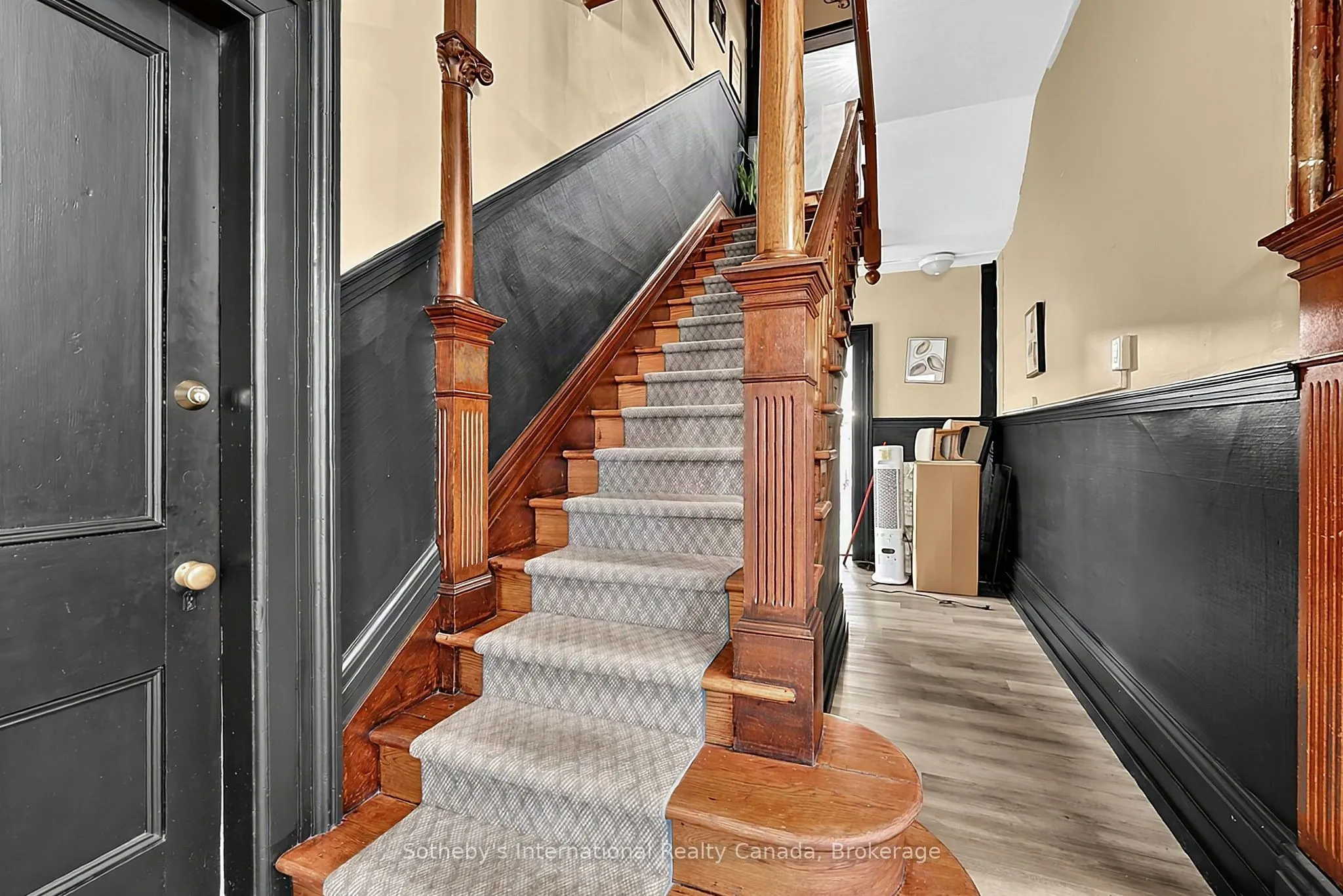 637 Hurontario Street #206/207