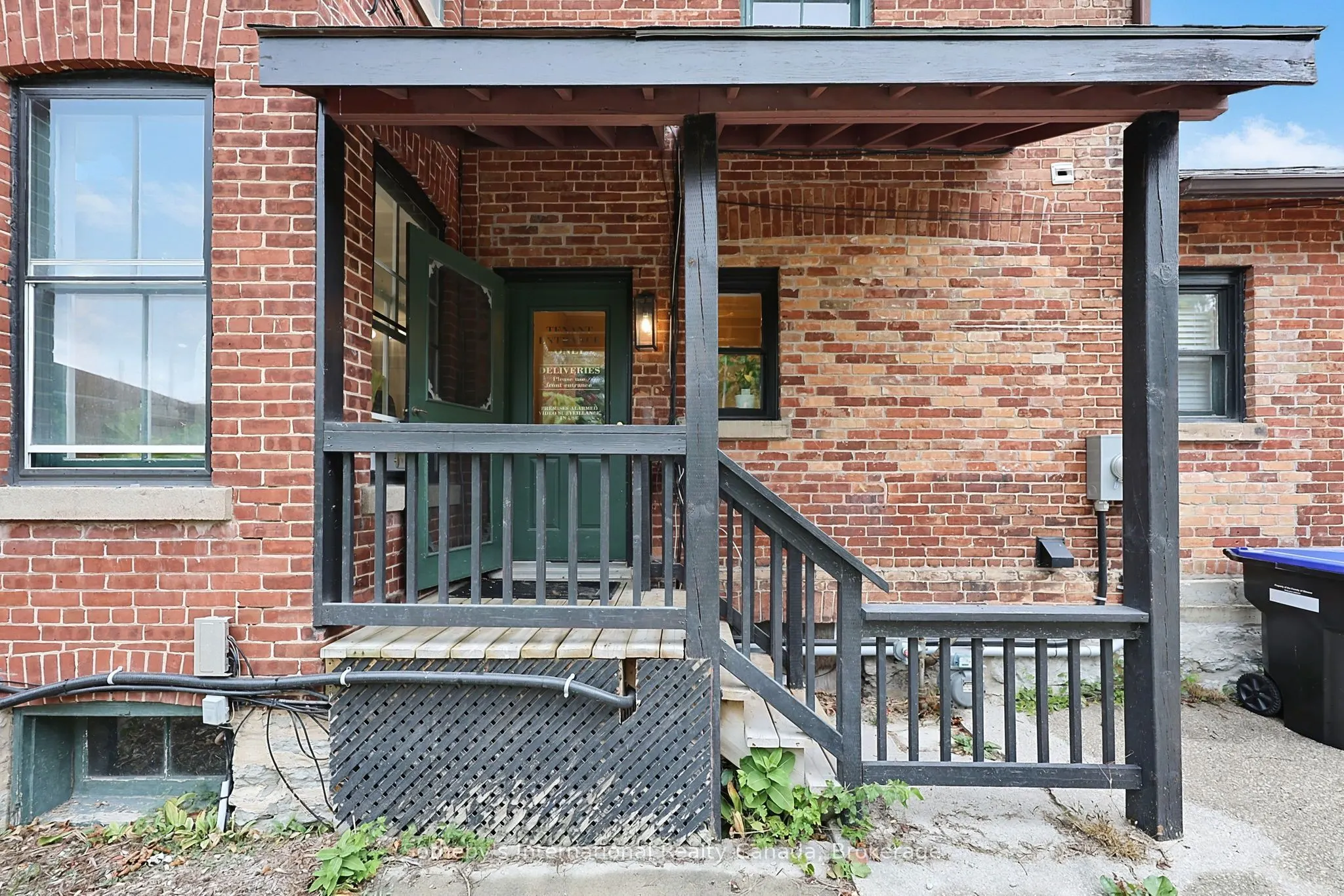 637 Hurontario Street #206/207