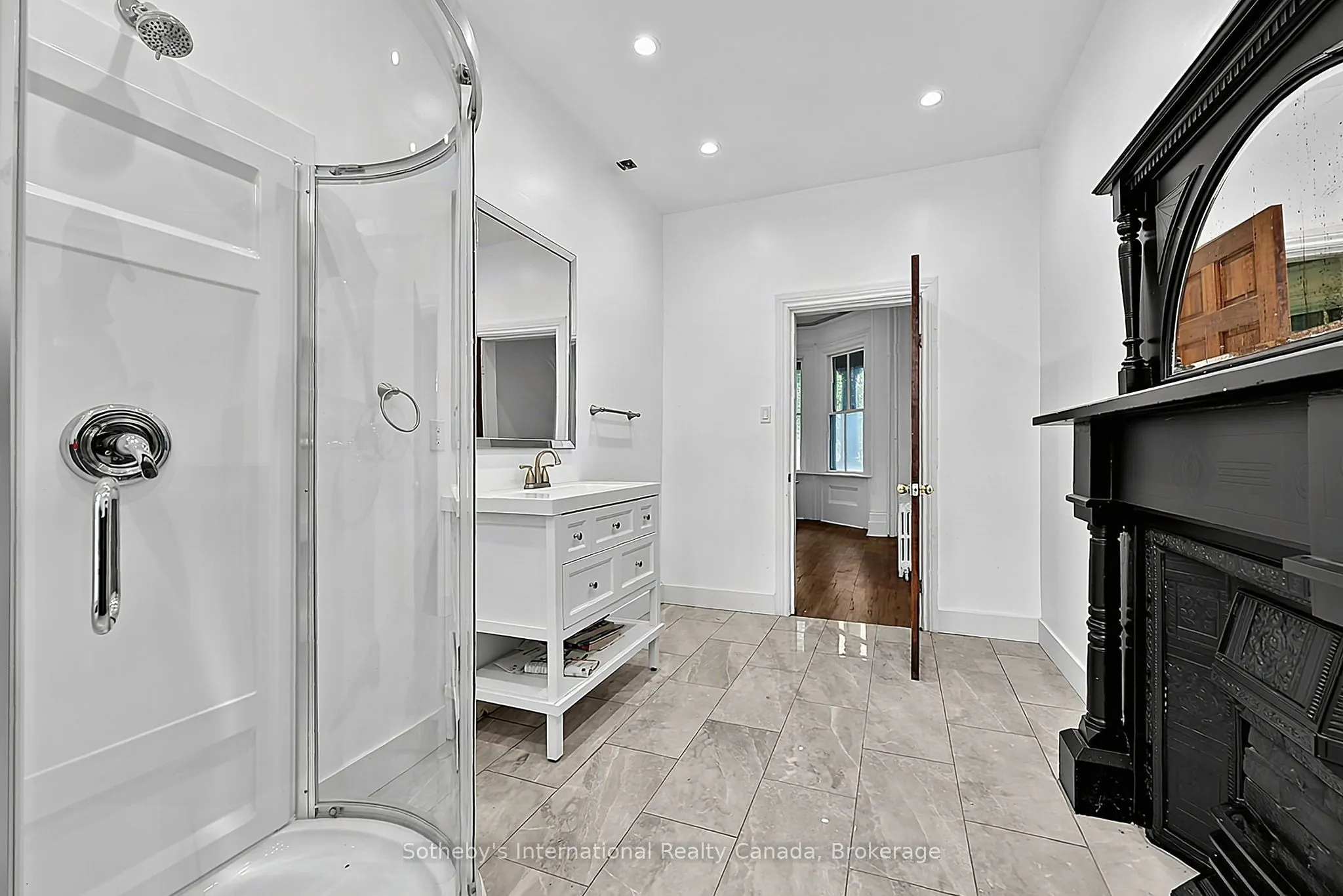 637 Hurontario Street #102