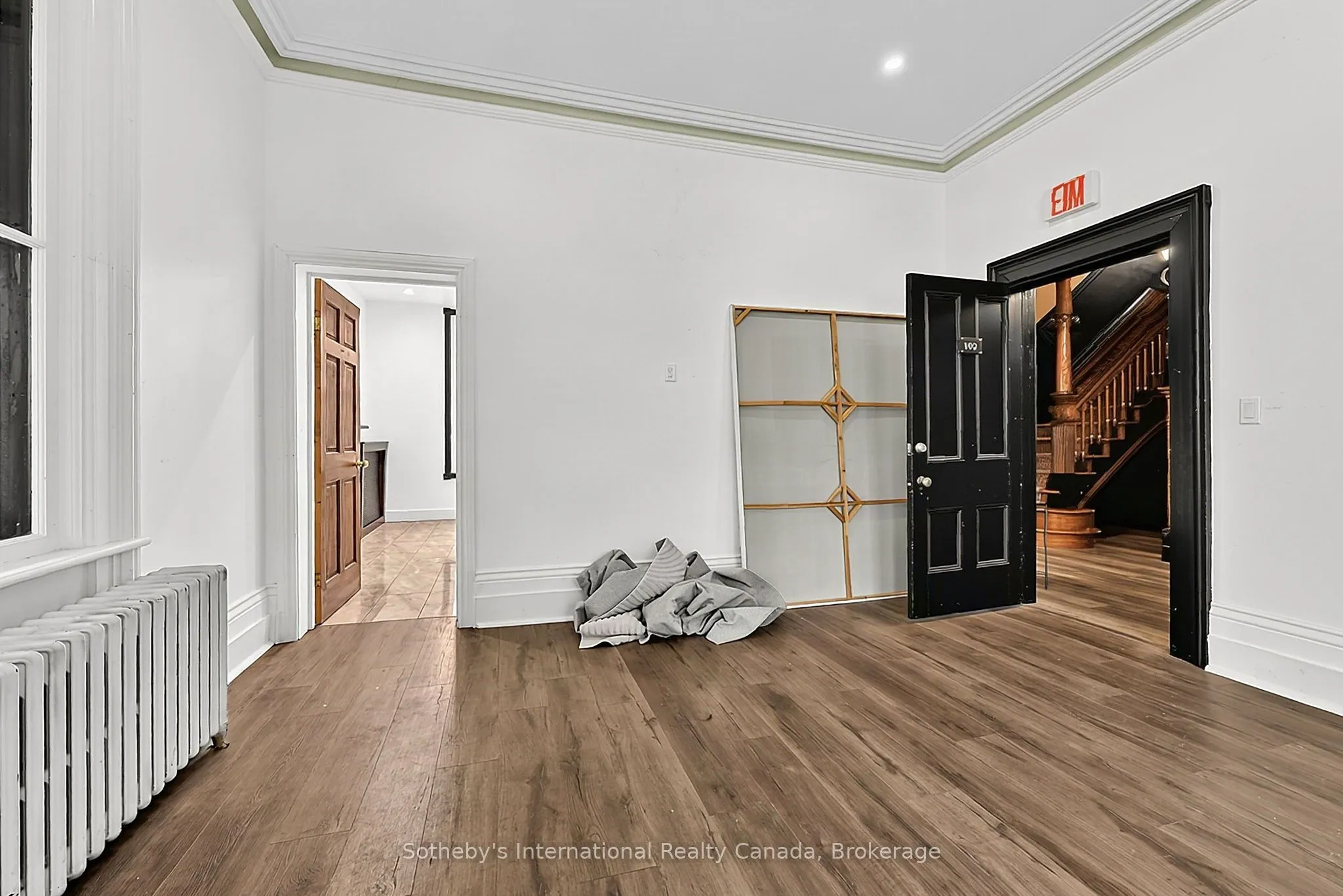 637 Hurontario Street #102