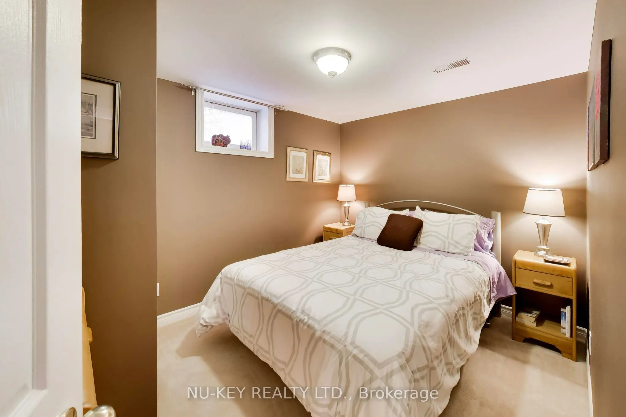 9 Monique Crescent