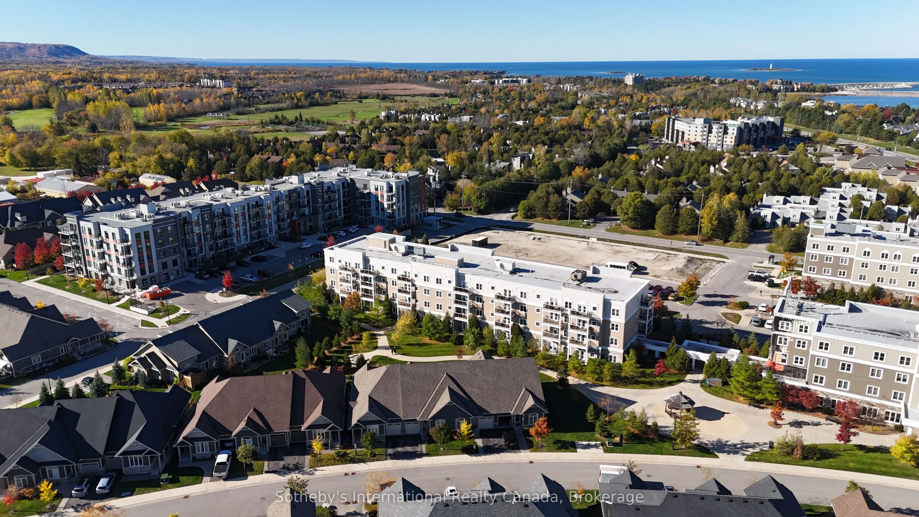 12 Harbour Street W #2