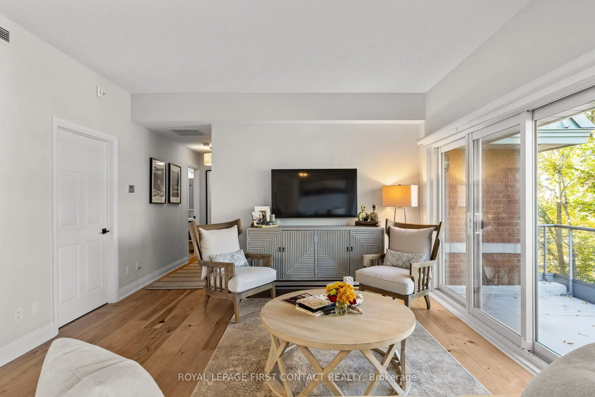 21 Kempenfelt Drive #308