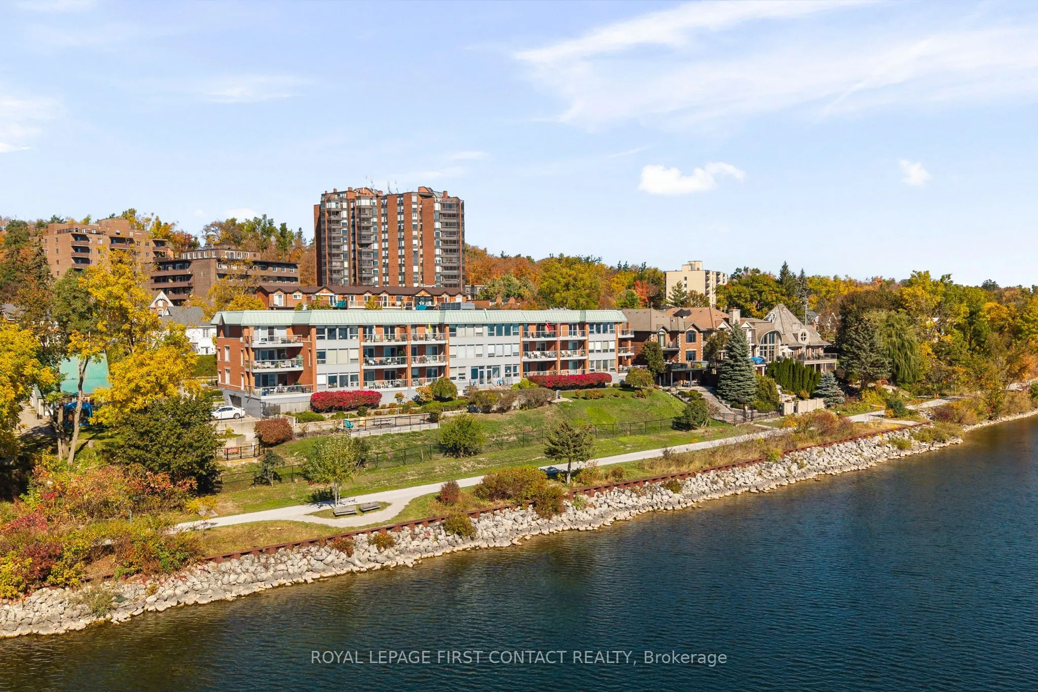 21 Kempenfelt Drive #308