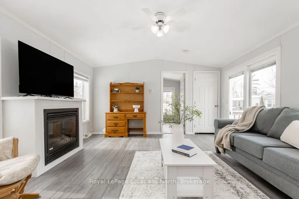 89 GEORGIAN GLEN Drive