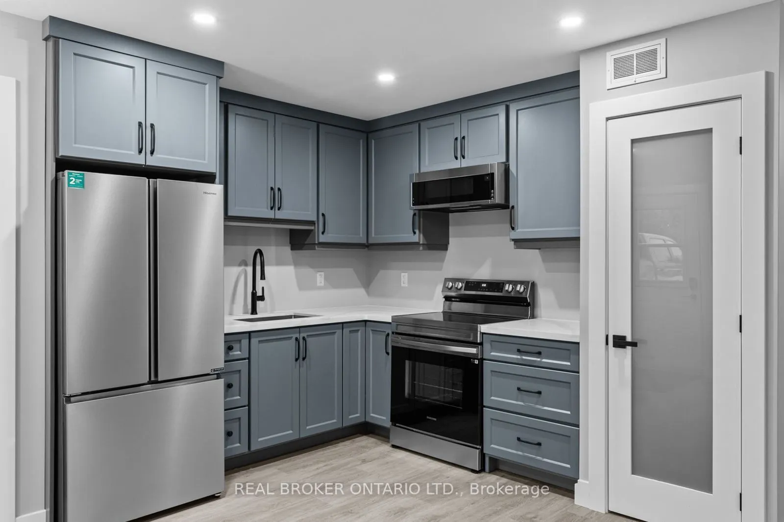 47 Creighton Street S #1