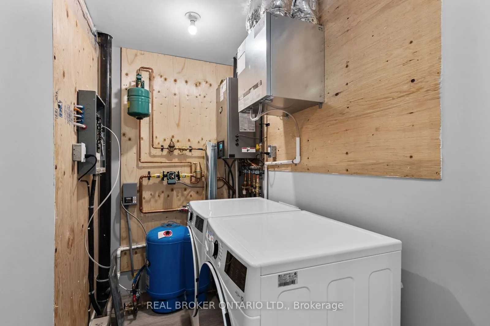 47 Creighton Street S #1