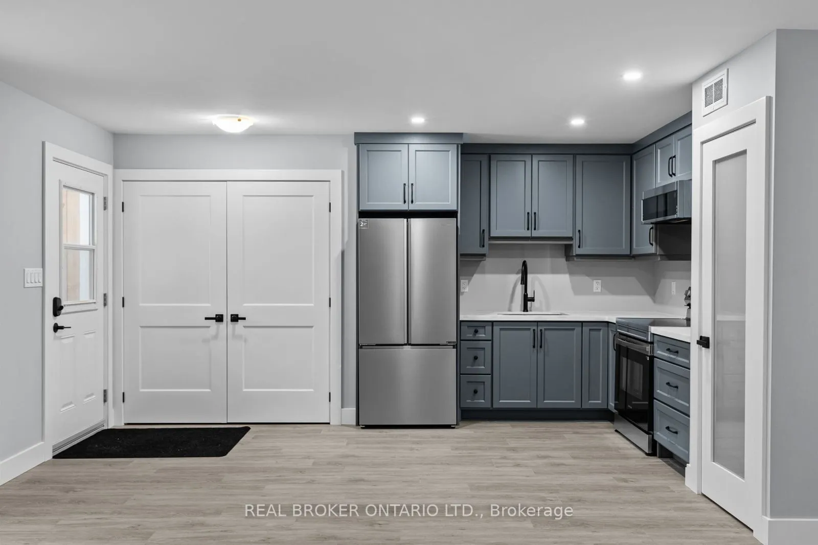47 Creighton Street S #1