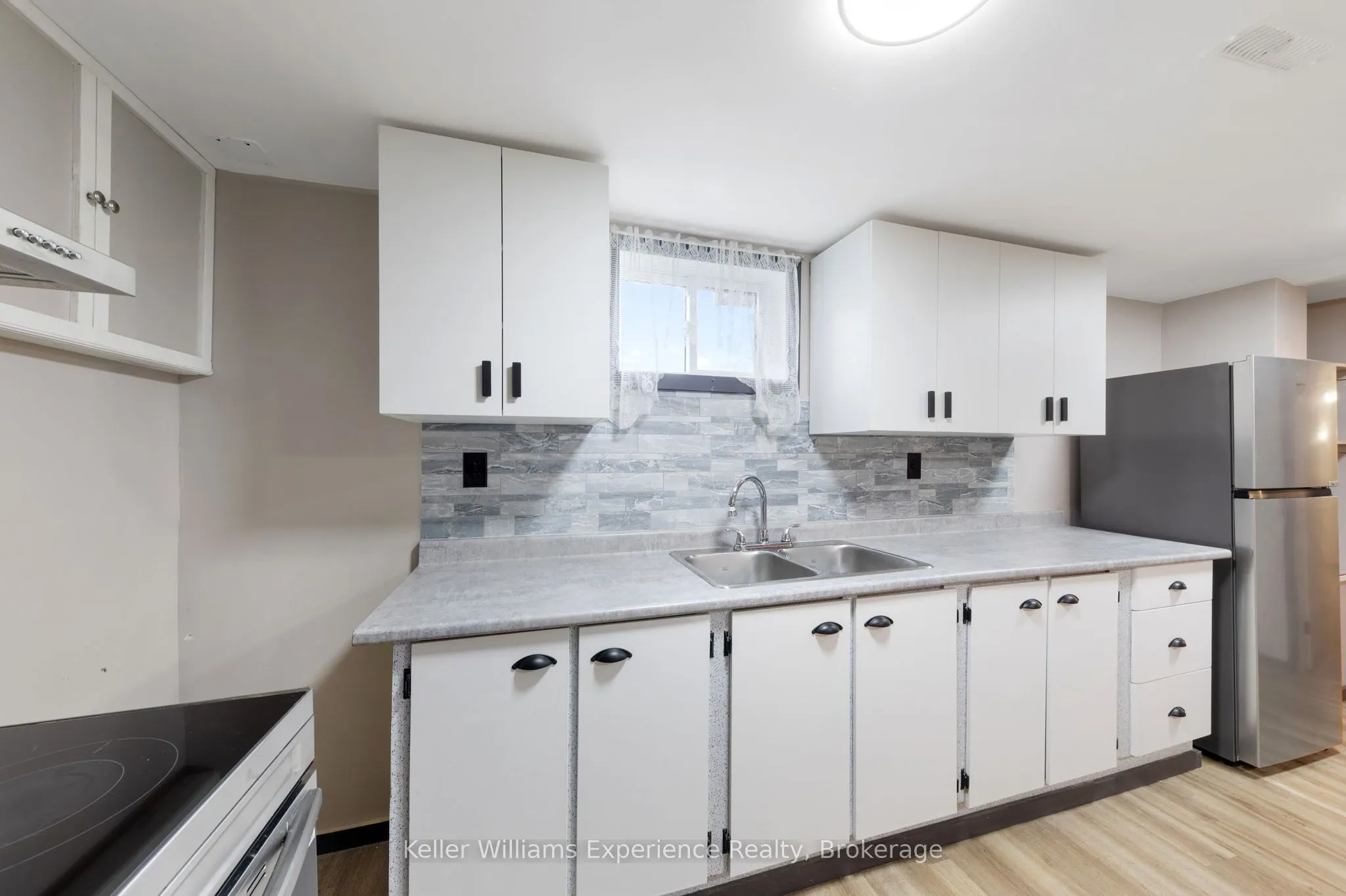706 Simcoe Avenue