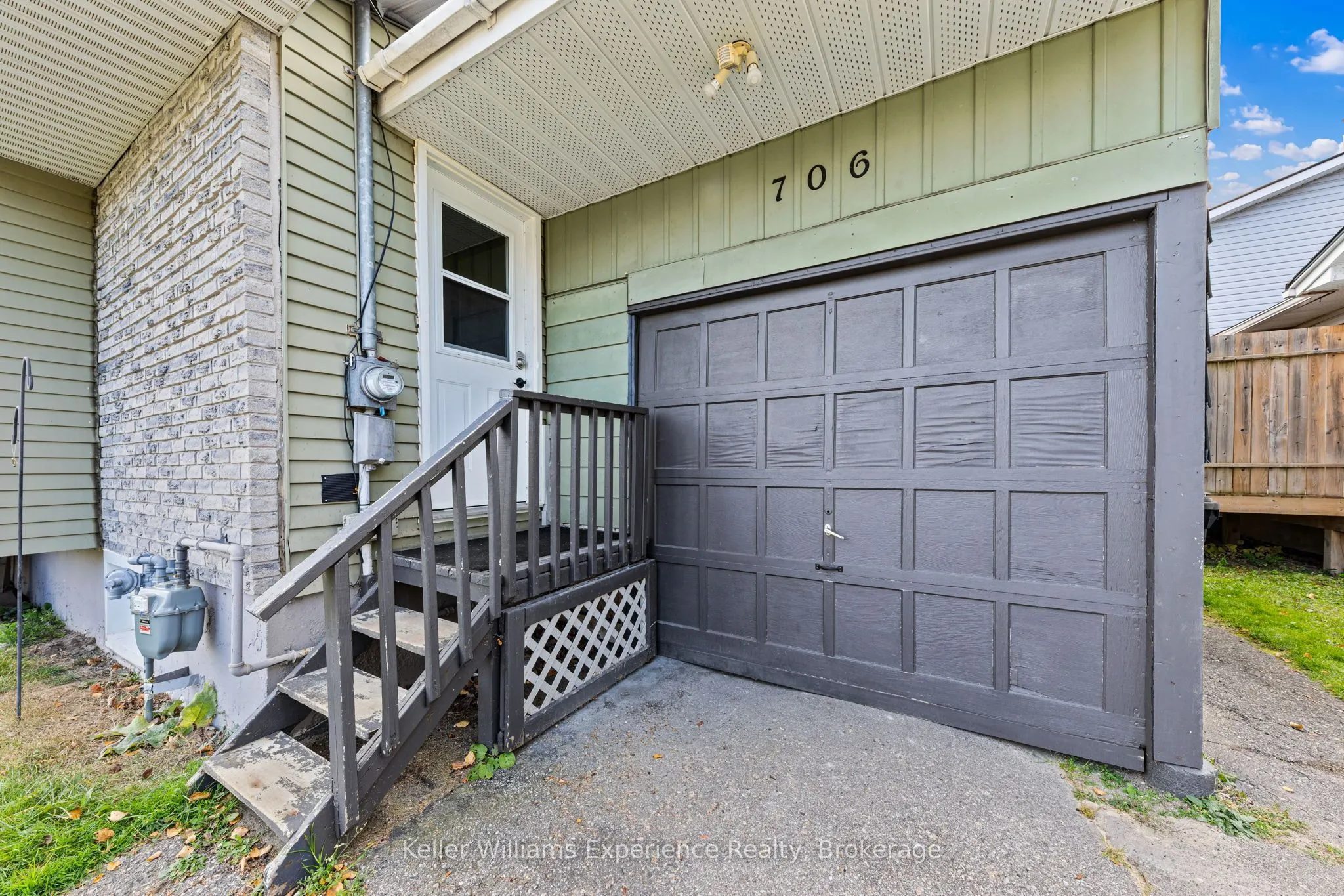 706 Simcoe Avenue