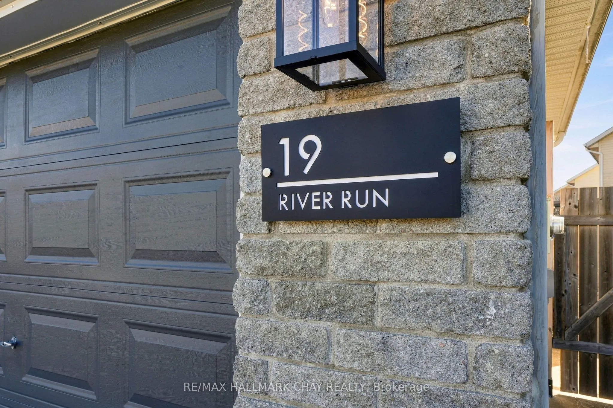 19 River Run