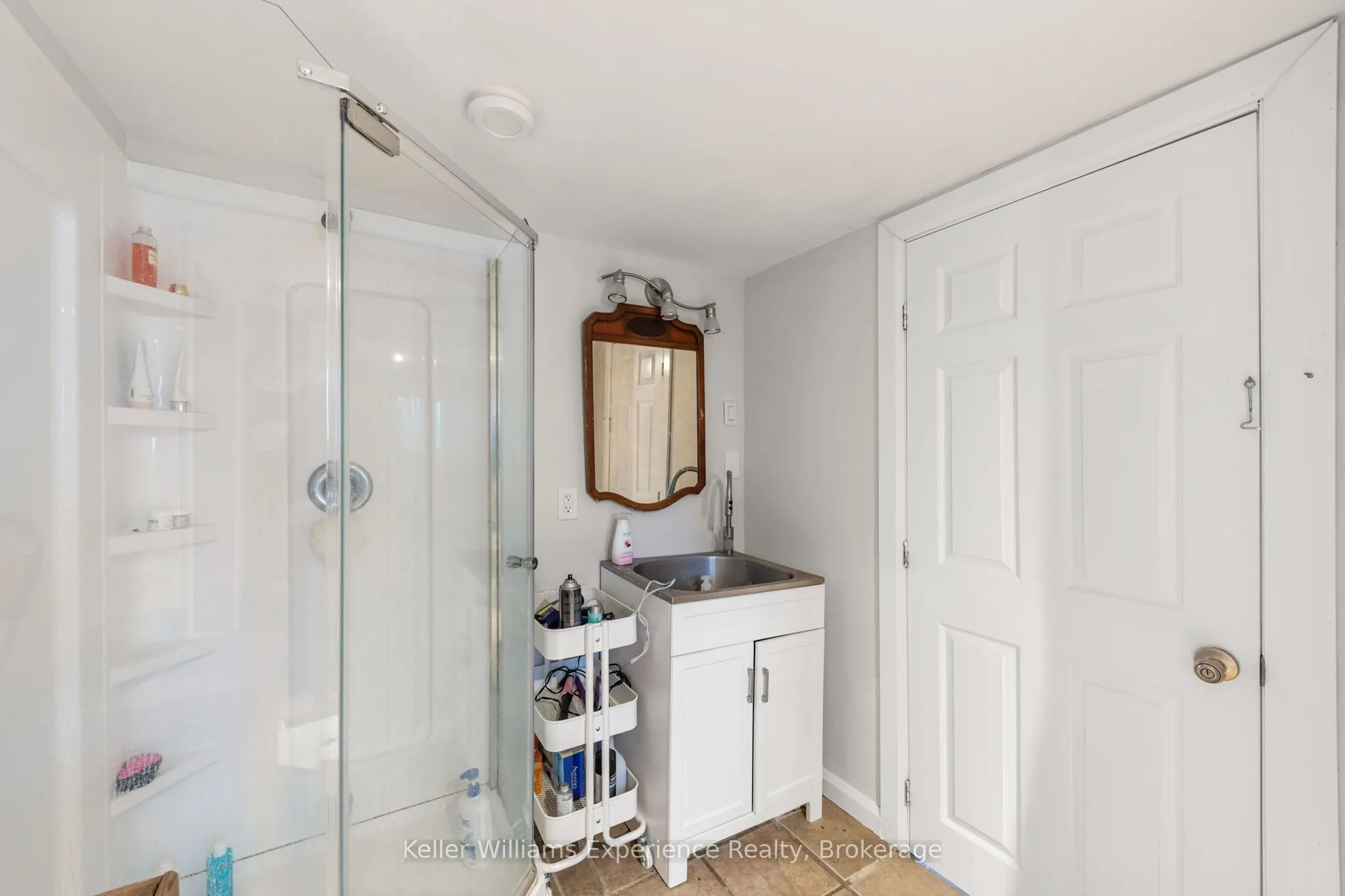 21 Lakeview Crescent