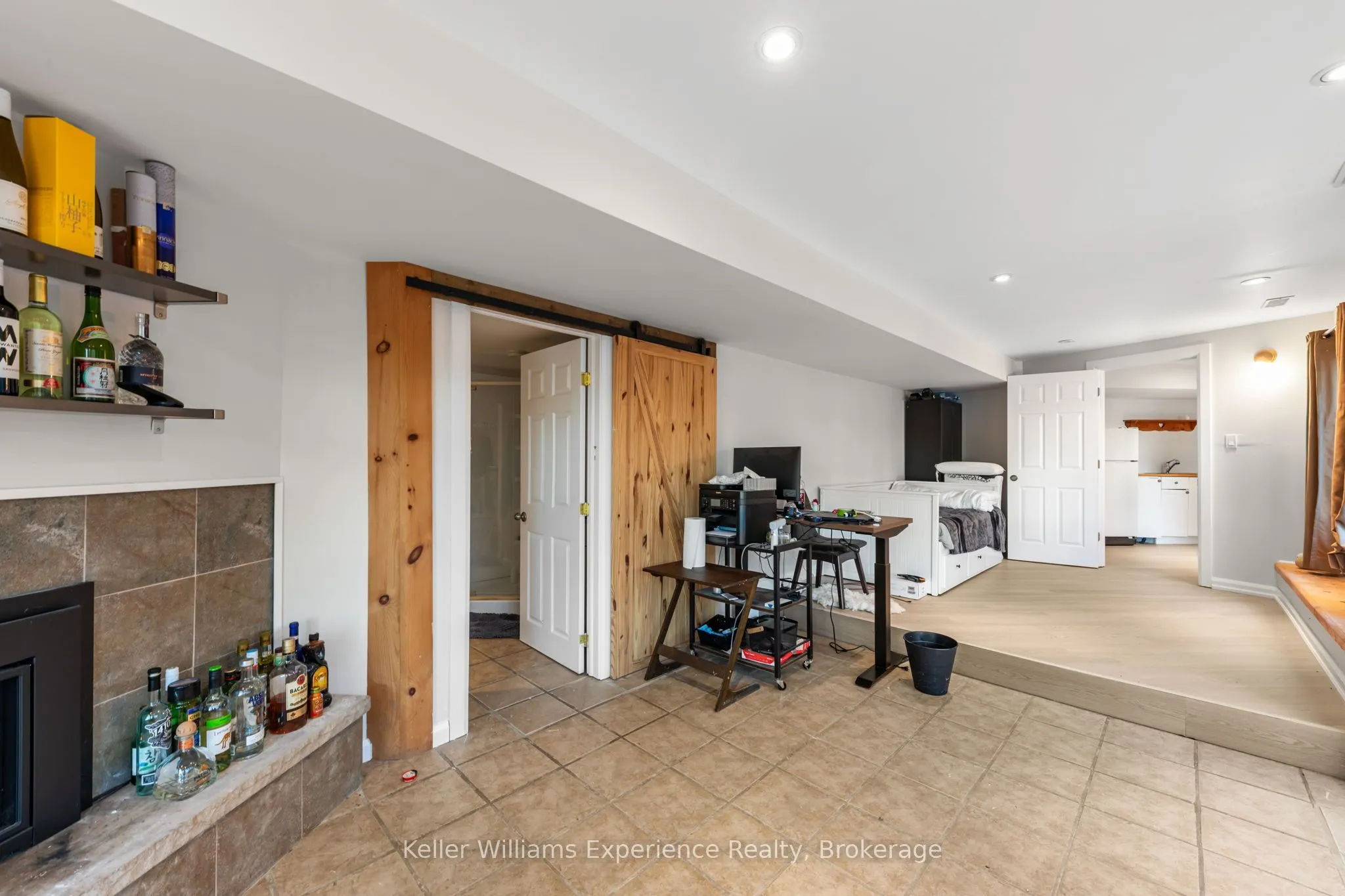 21 Lakeview Crescent