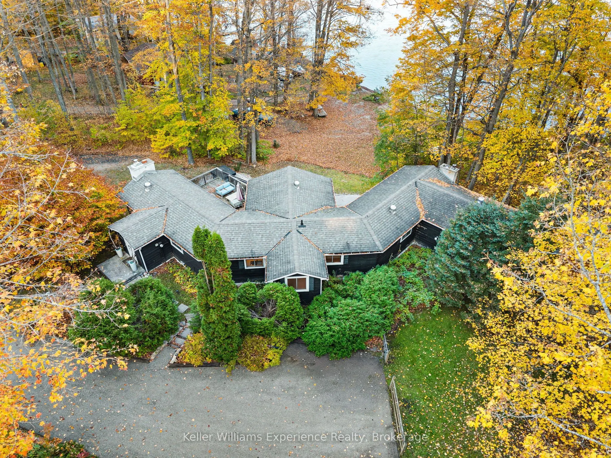 21 Lakeview Crescent
