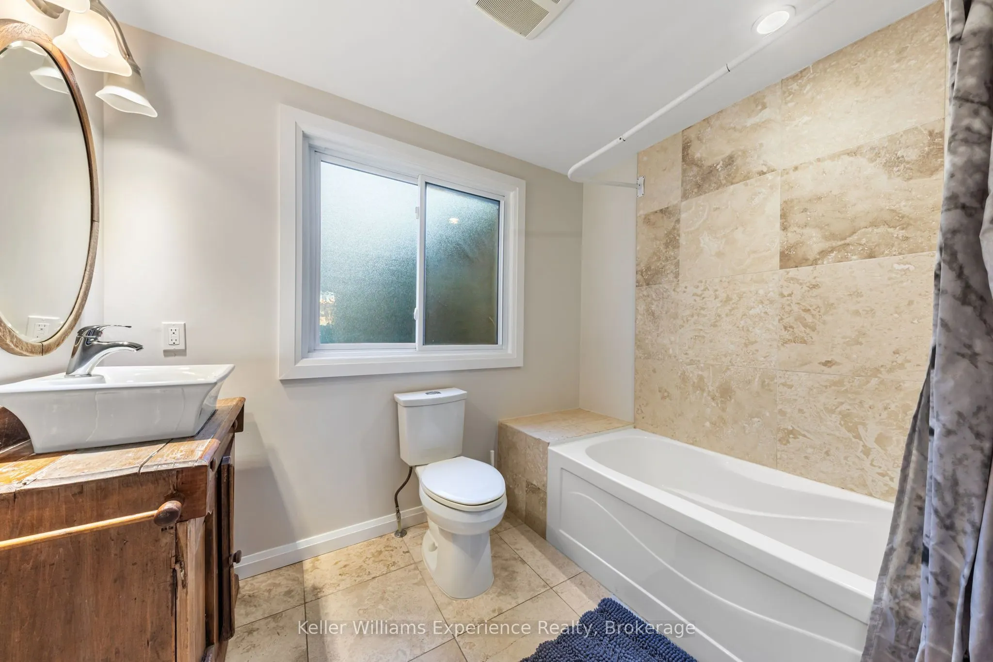 21 Lakeview Crescent