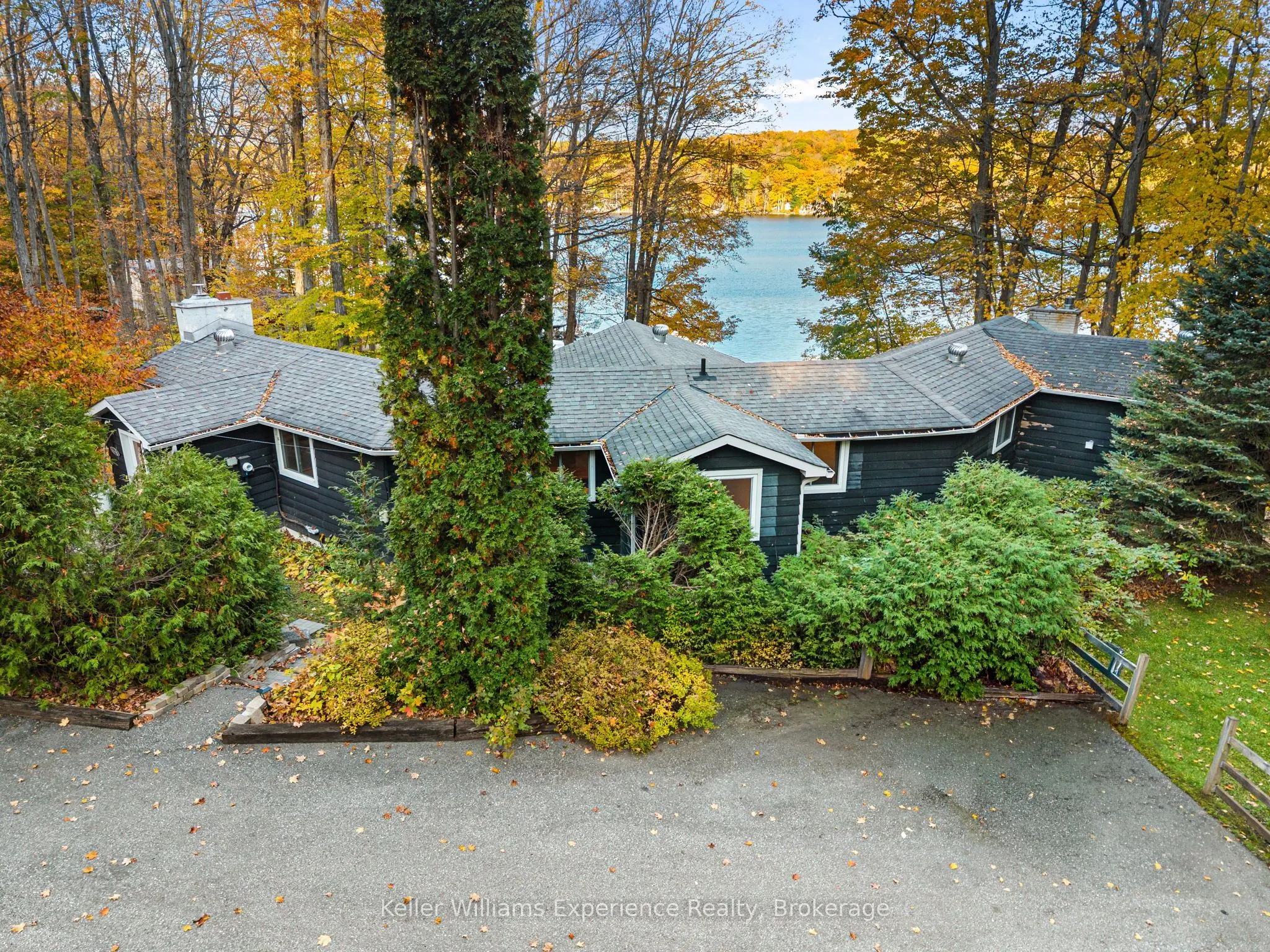 21 Lakeview Crescent
