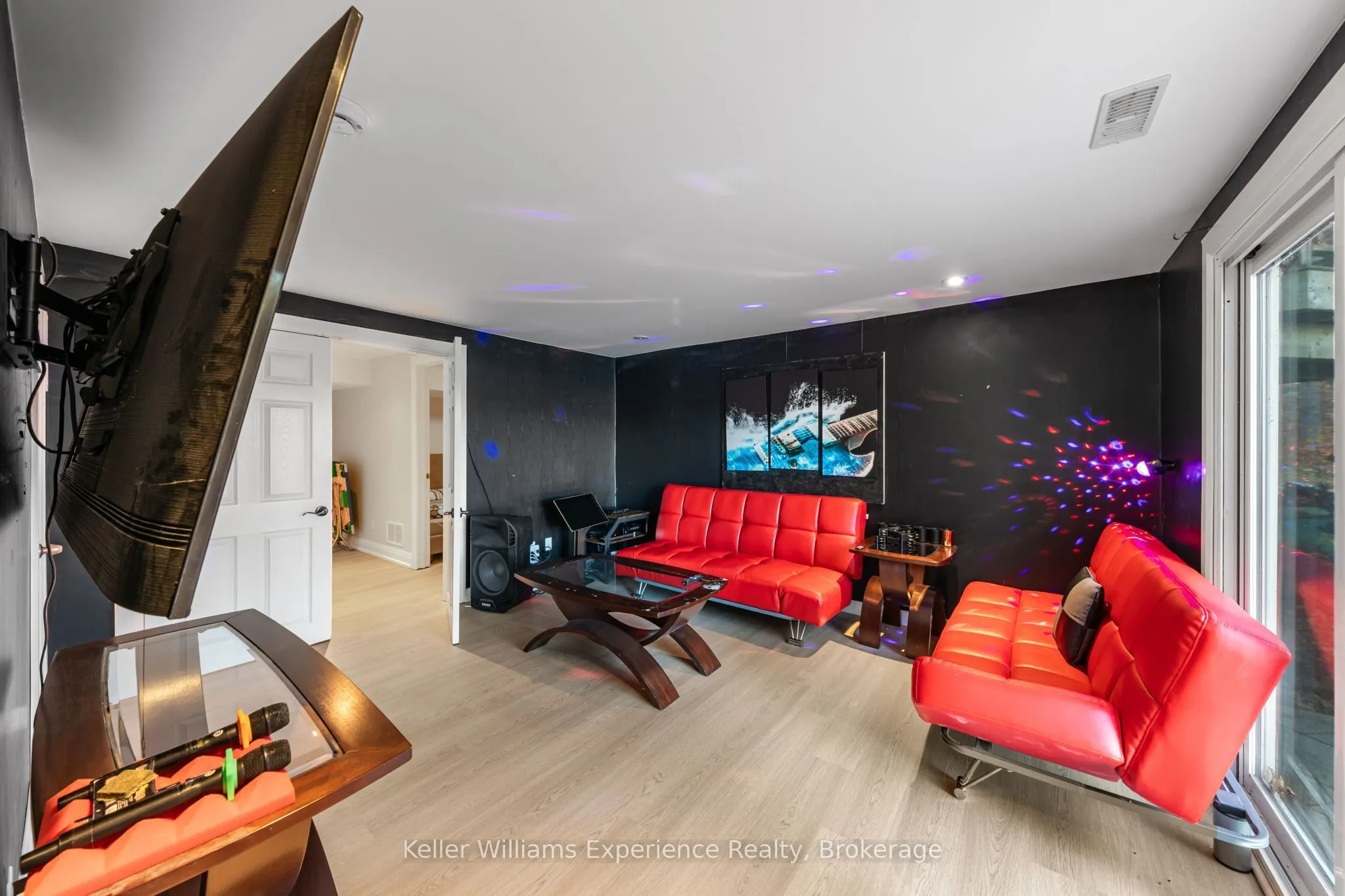 21 Lakeview Crescent