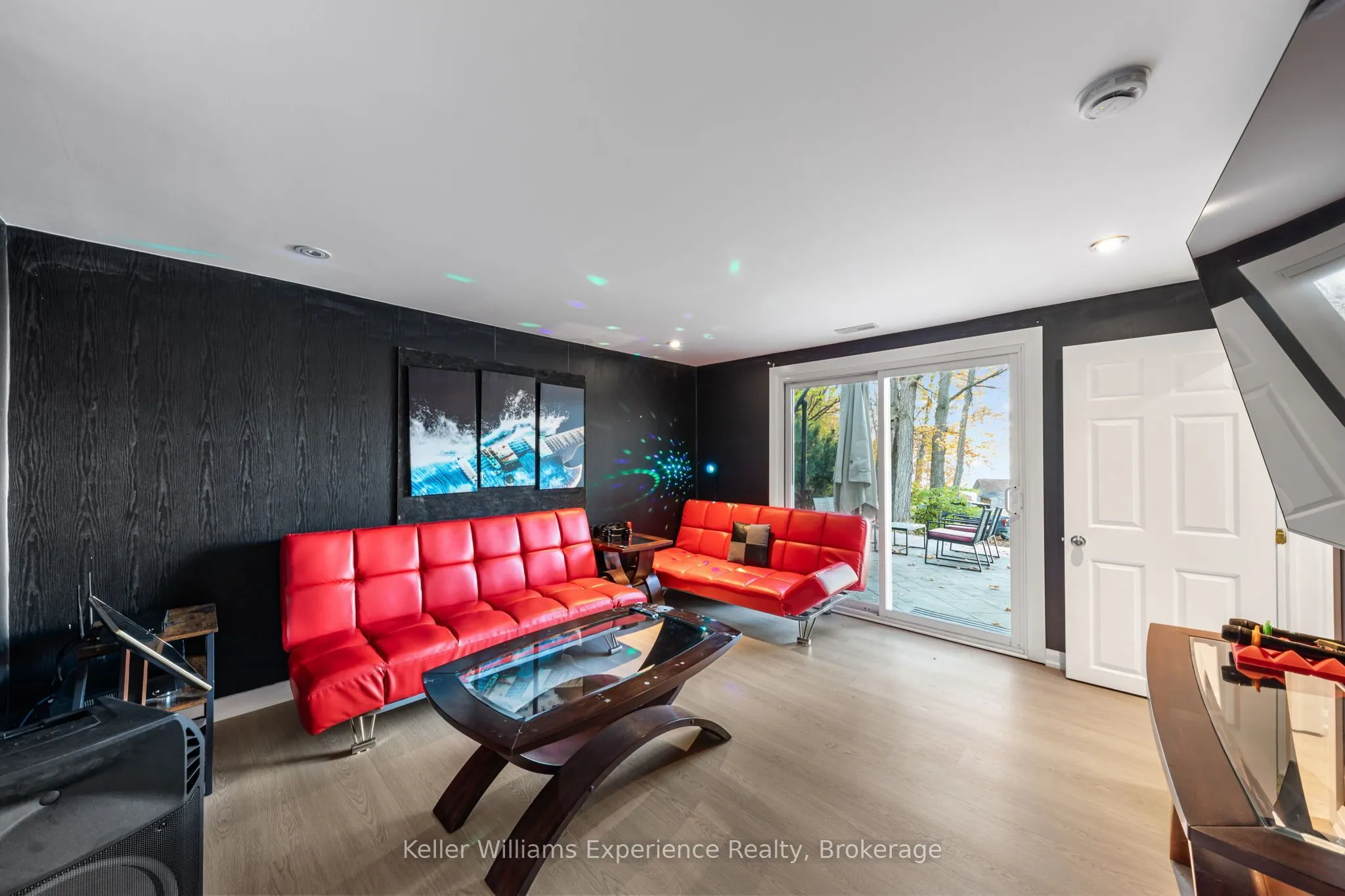21 Lakeview Crescent
