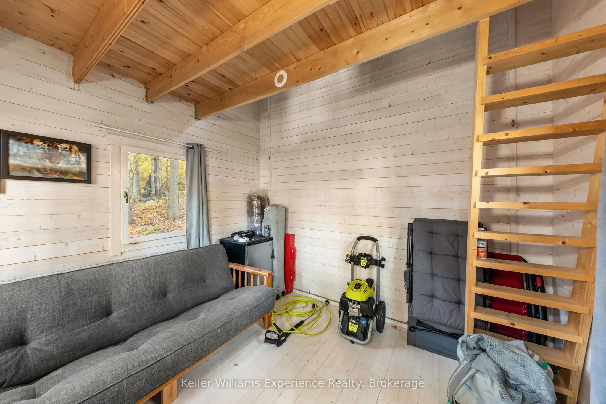 21 Lakeview Crescent