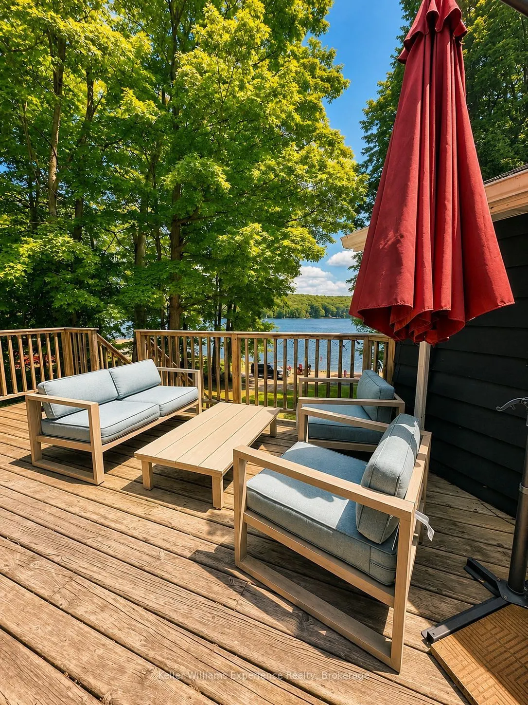 21 Lakeview Crescent