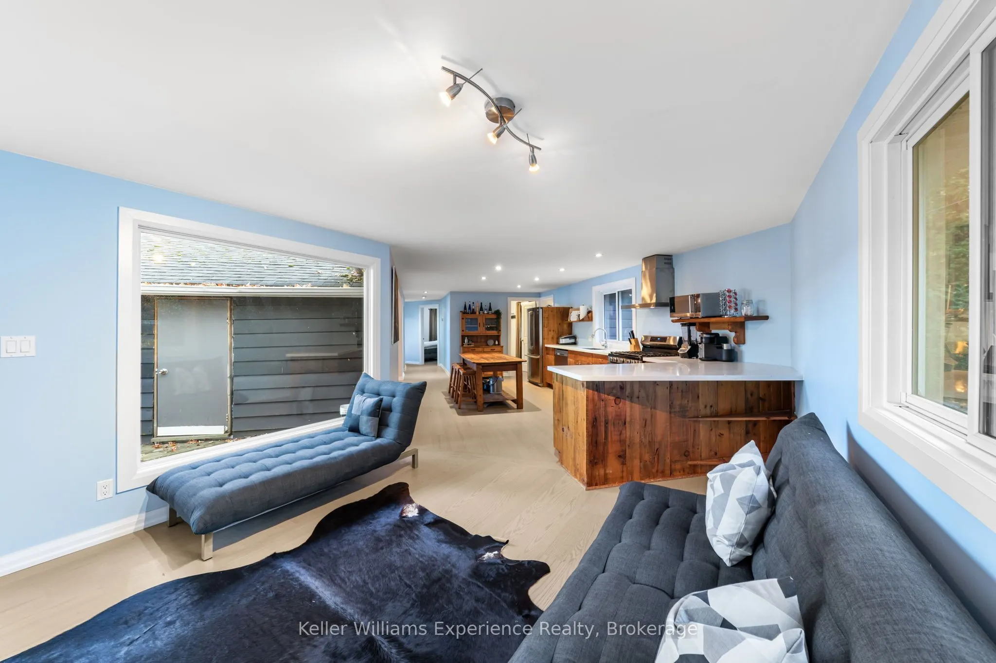 21 Lakeview Crescent