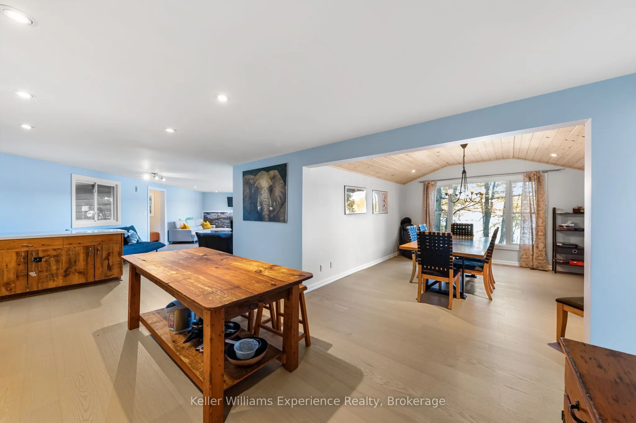 21 Lakeview Crescent